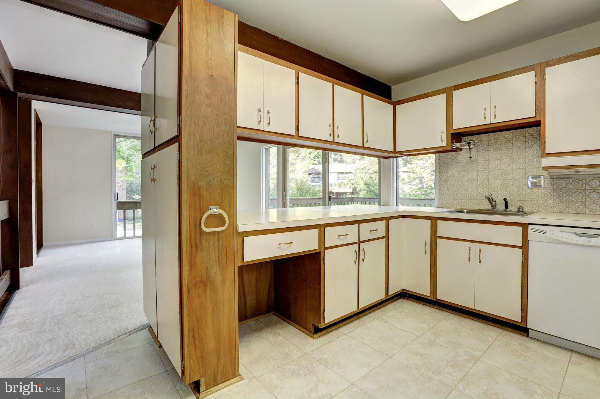 WOODSIDE PARK - Residential