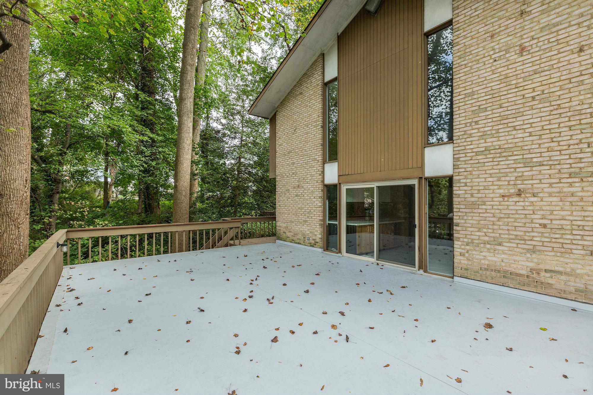 WOODSIDE PARK - Residential