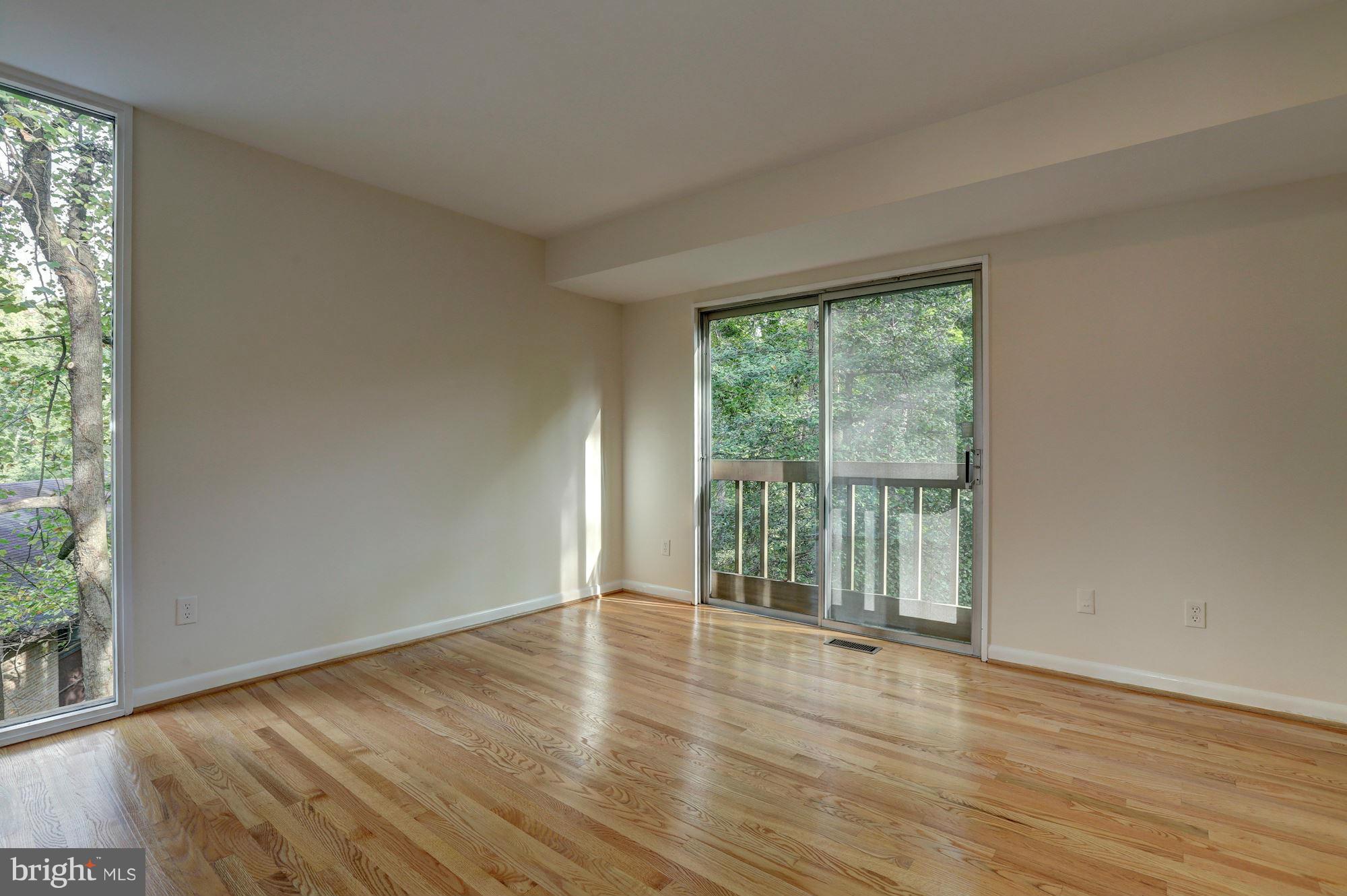 WOODSIDE PARK - Residential