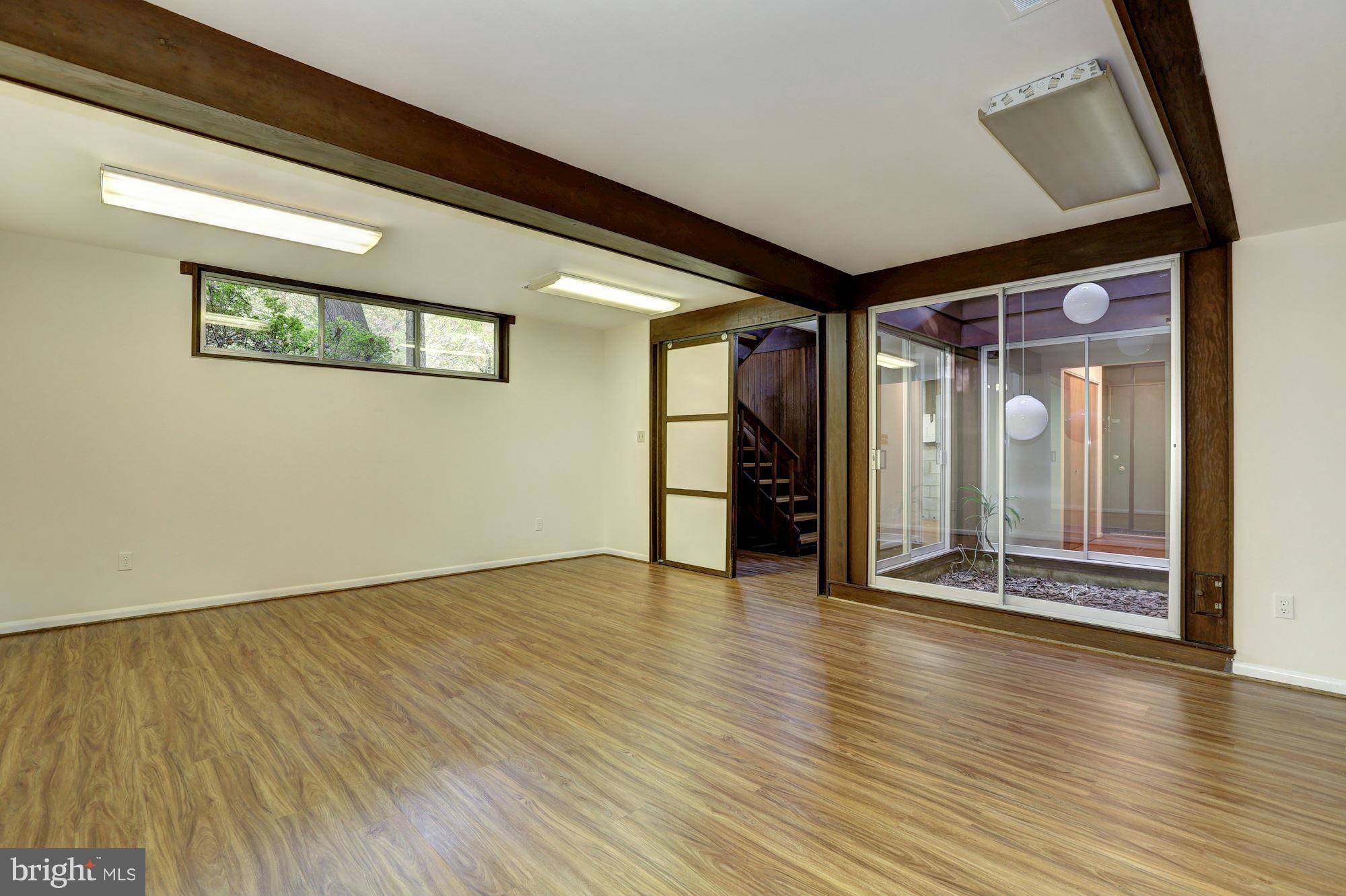 WOODSIDE PARK - Residential