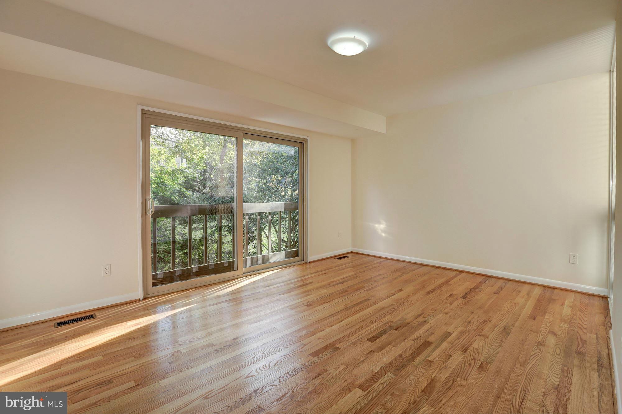 WOODSIDE PARK - Residential