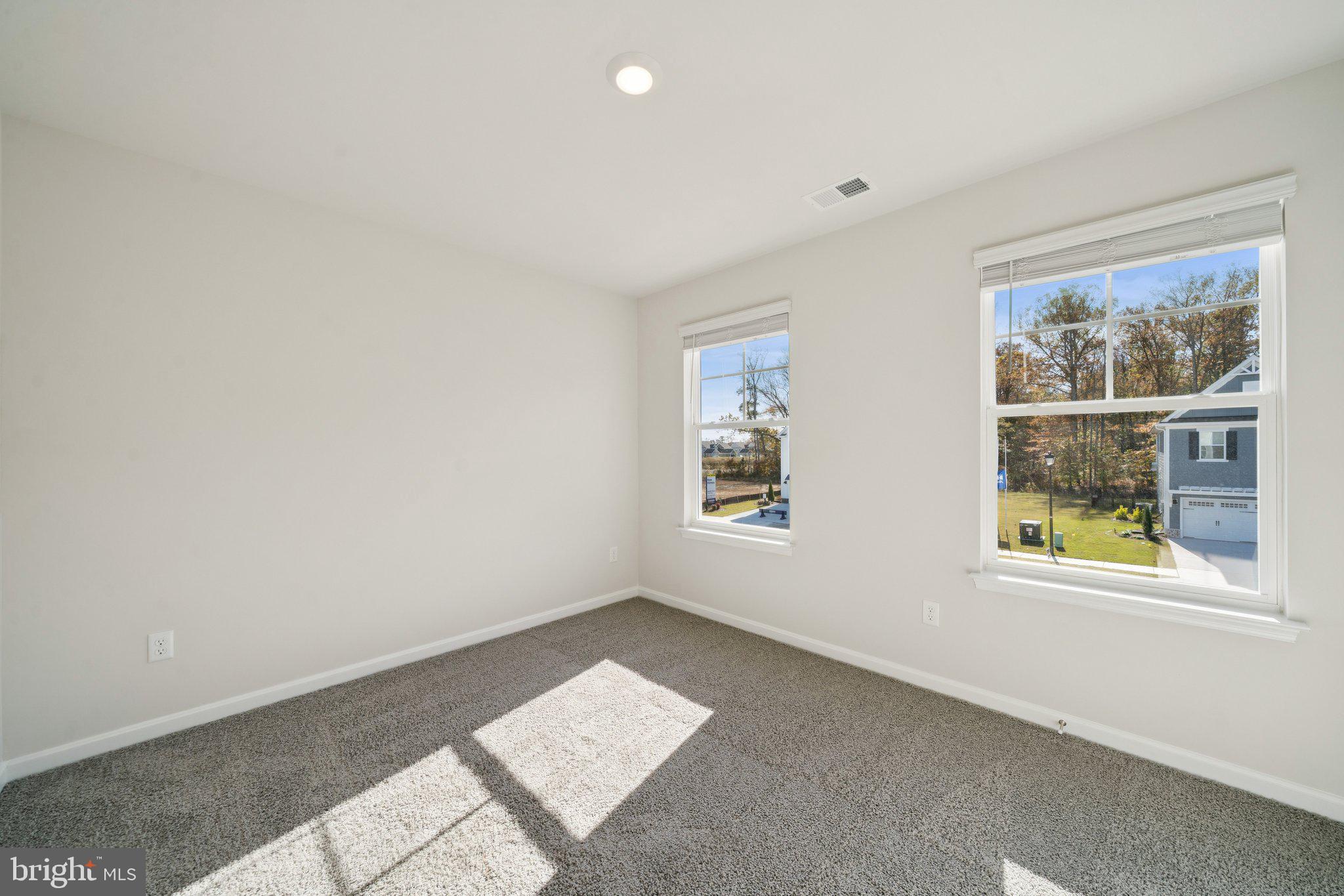 LADYSMITH VILLAGE - Residential