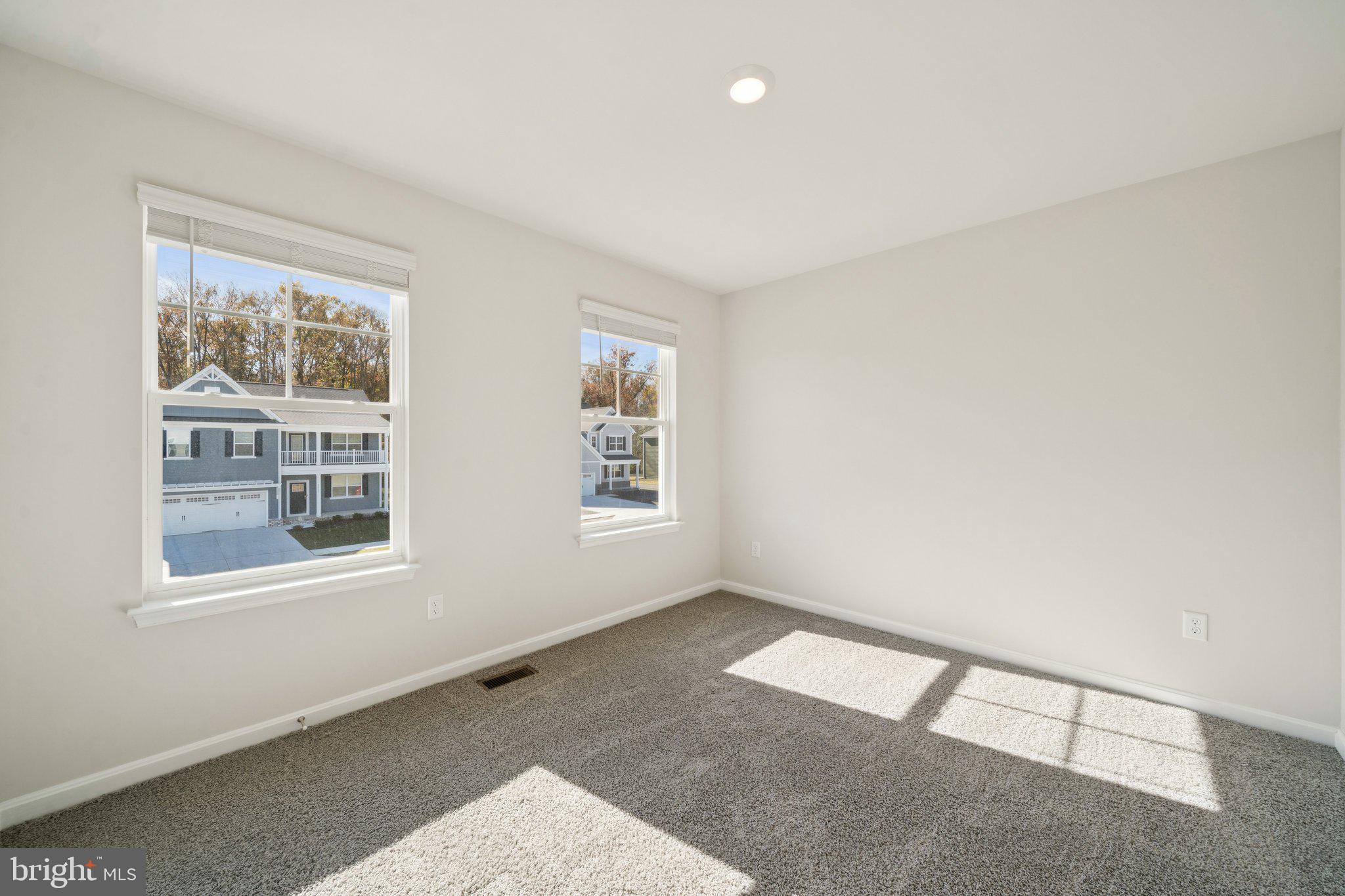 LADYSMITH VILLAGE - Residential