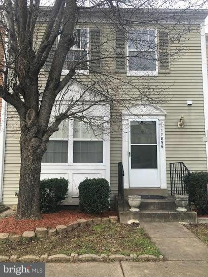 Don't miss out on this spacious townhouse featuring 3BR, 2FB, 2HB and FULLY finished basement with a den.   Main level features beautiful hardwood floors, ceramic title in kitchen & basement, nicely fenced large partio, new furnace, freshly painted and much more!!! Show and sell!!