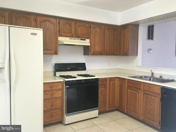 WILLIAMSTOWN - Residential