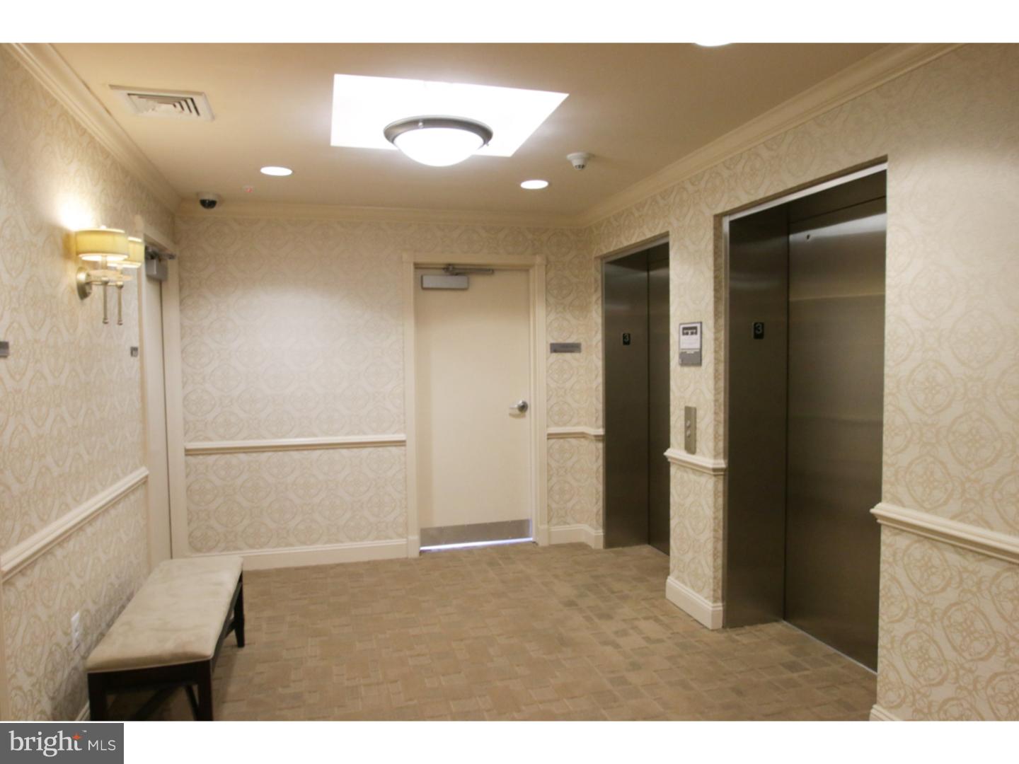 NAVAL SQUARE - Residential