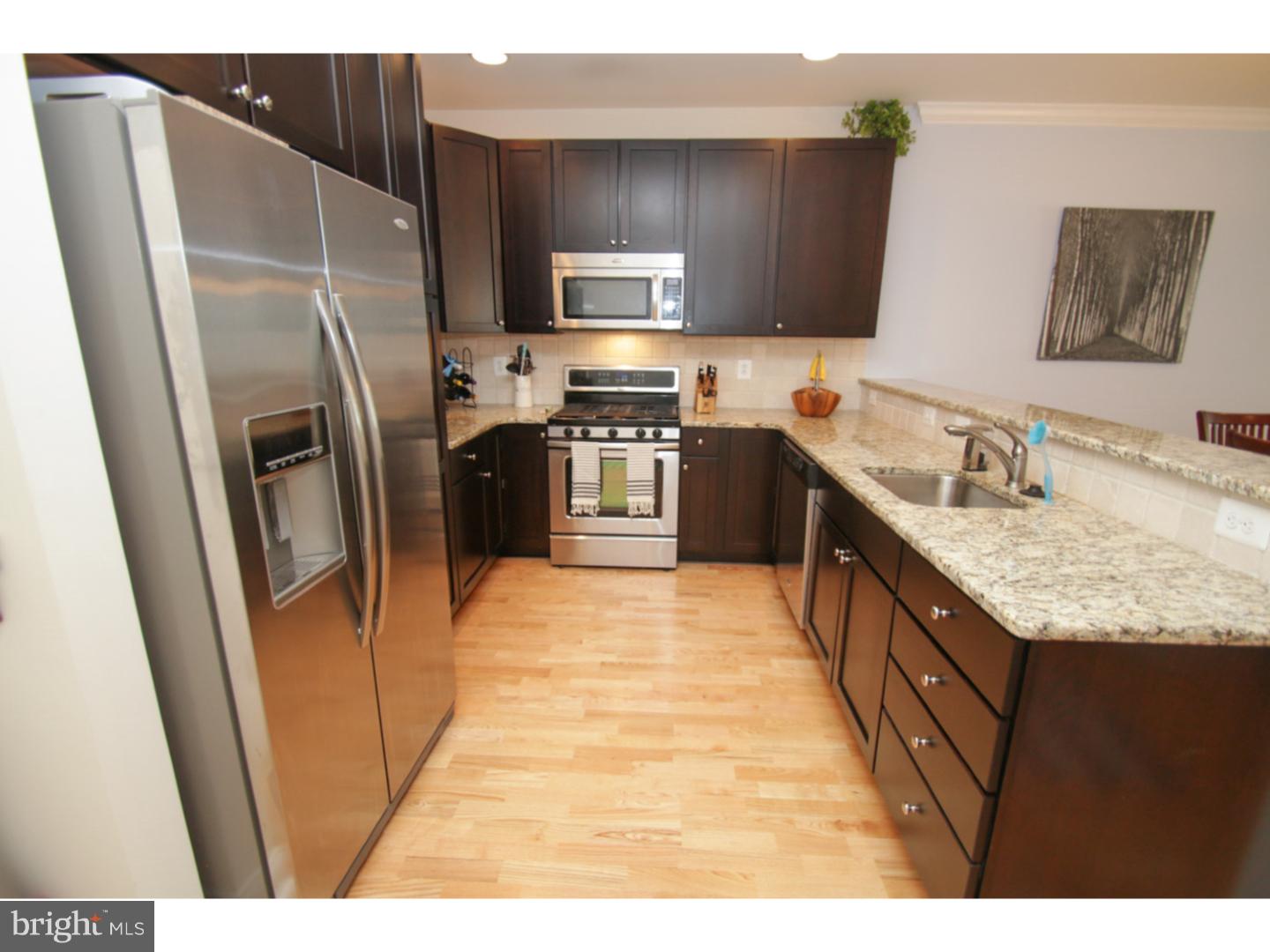 NAVAL SQUARE - Residential