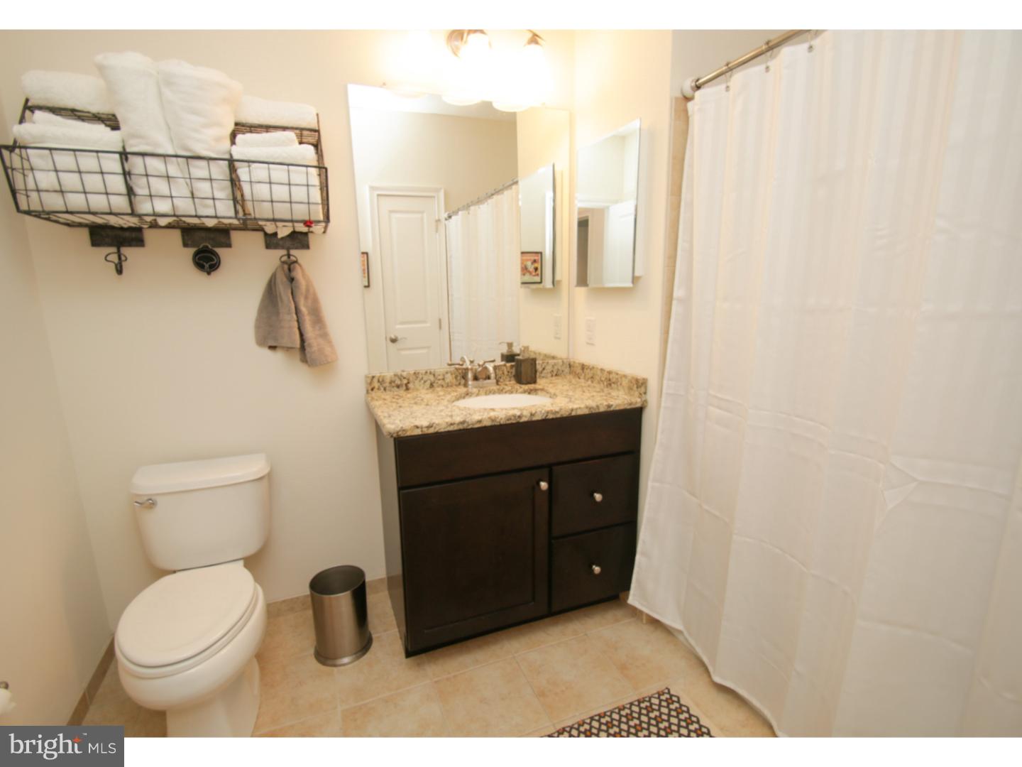 NAVAL SQUARE - Residential