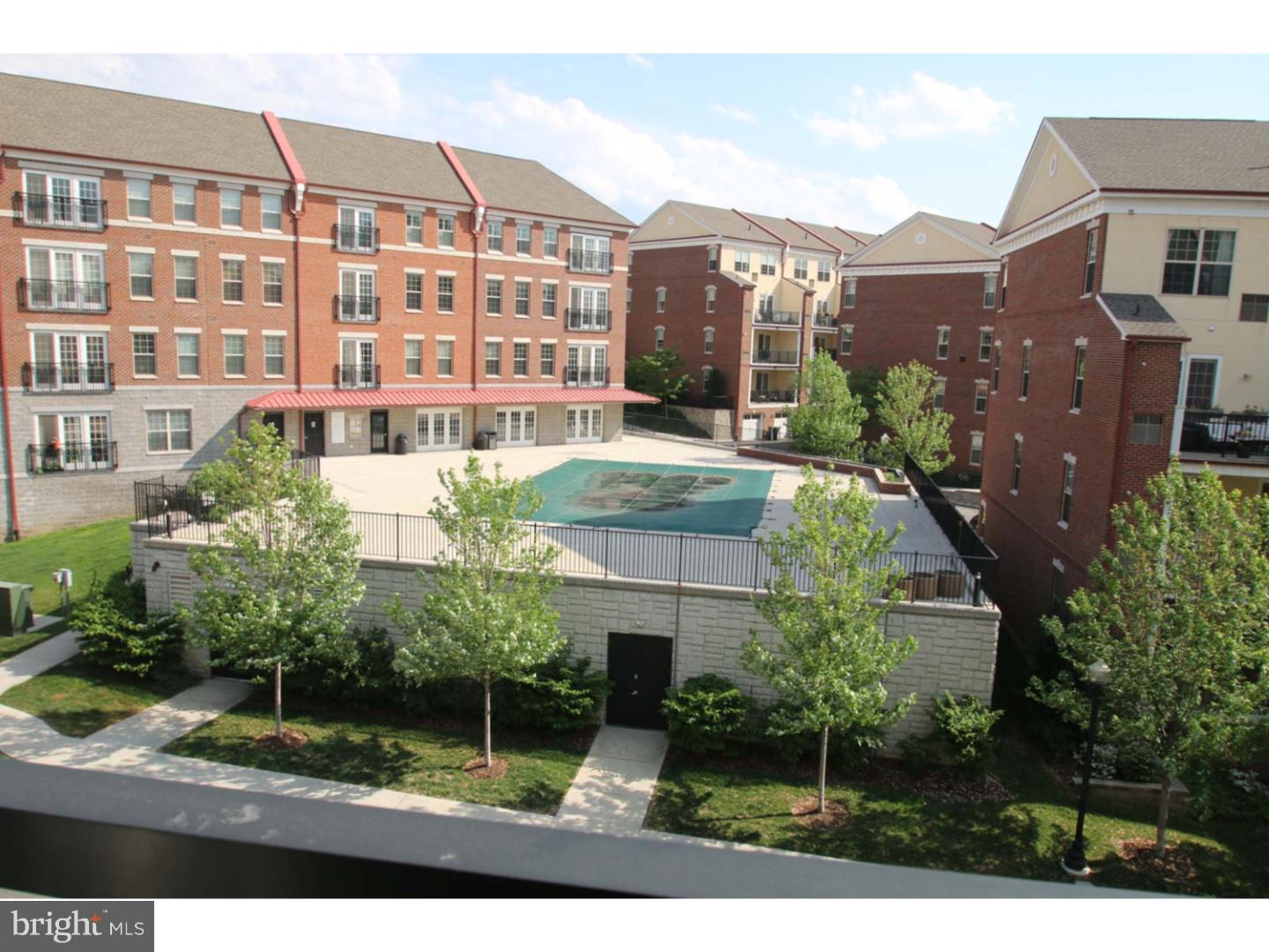 NAVAL SQUARE - Residential