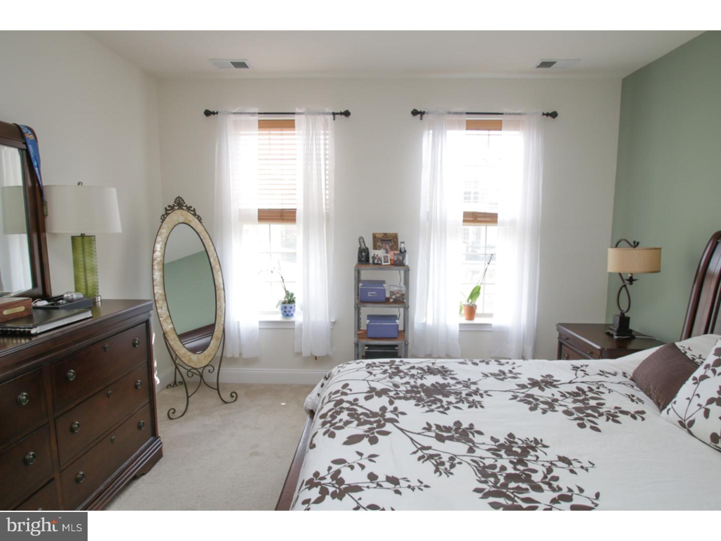 NAVAL SQUARE - Residential