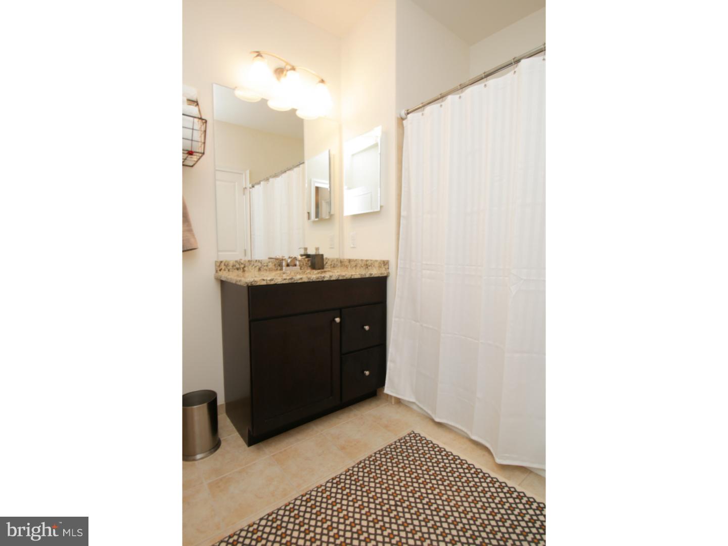 NAVAL SQUARE - Residential