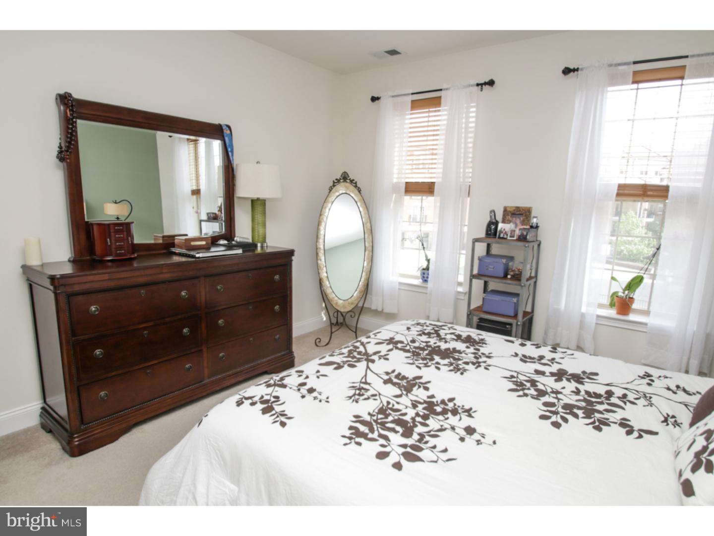 NAVAL SQUARE - Residential