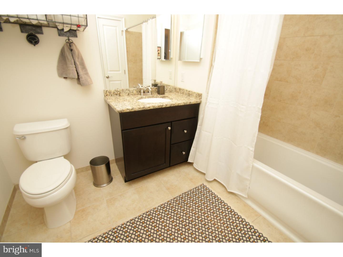 NAVAL SQUARE - Residential