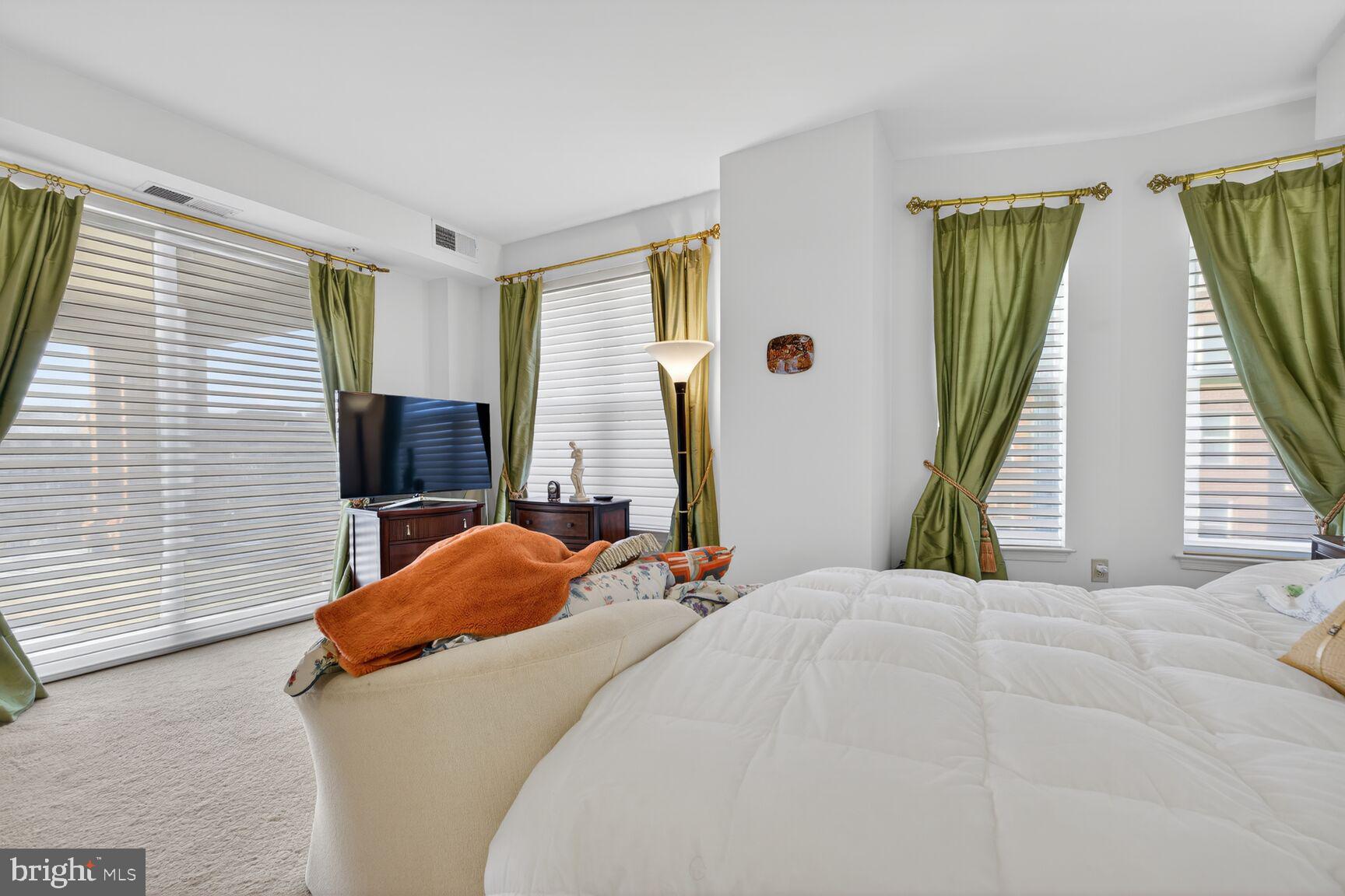 PARK POTOMAC - Residential