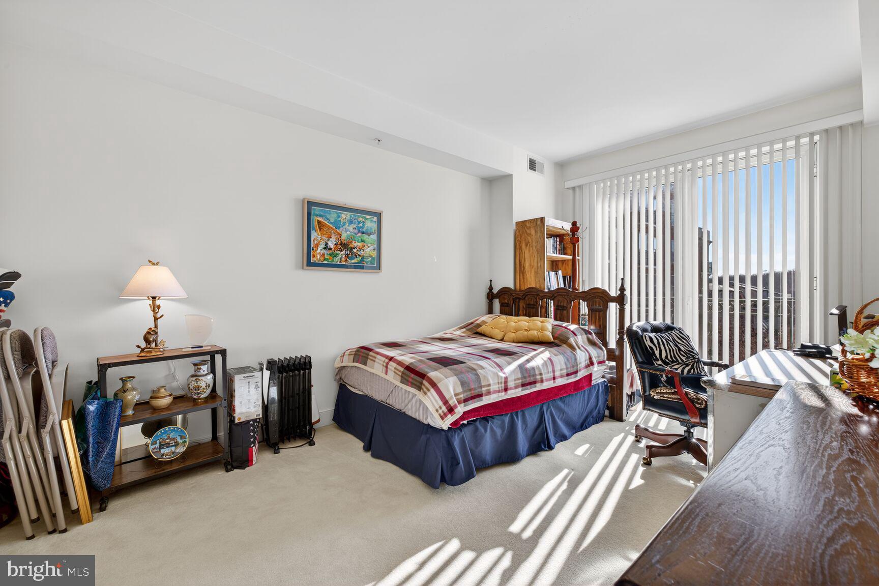 PARK POTOMAC - Residential