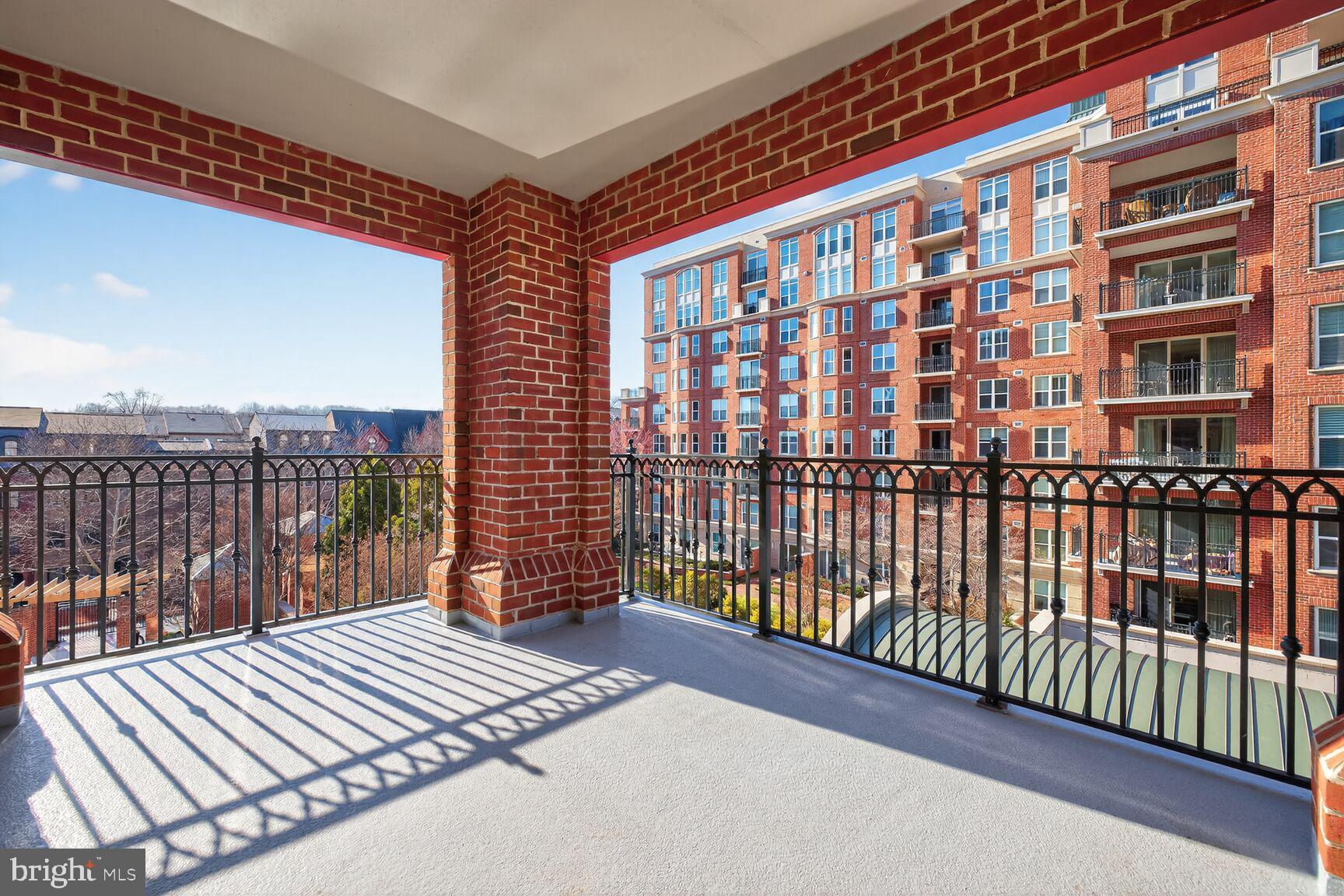 PARK POTOMAC - Residential