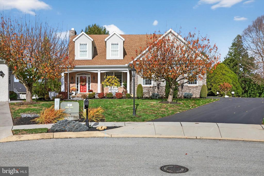 Photo of 1029 Stonecroft Drive, HANOVER, PA 17331 (MLS # PAYK2093696)