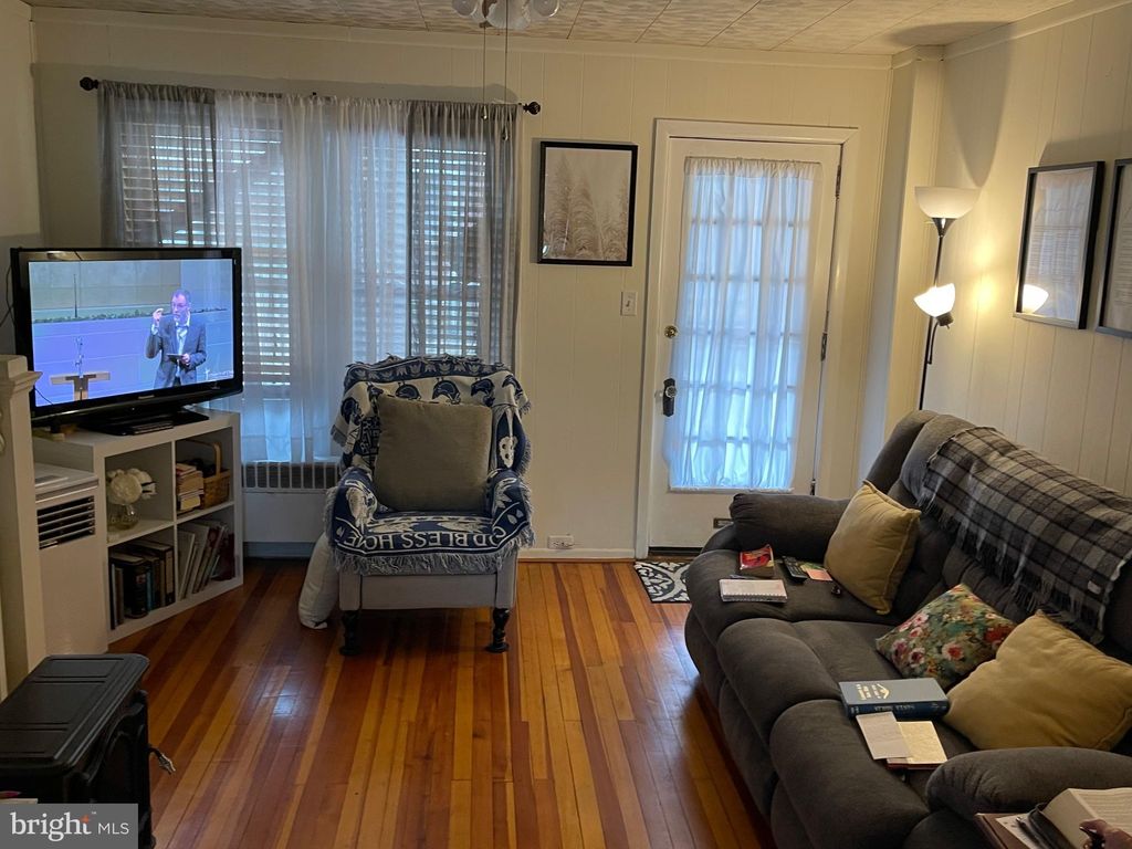 Photo of 534 Reynolds Avenue, Lancaster, PA 17602 (MLS # PALA2046582)