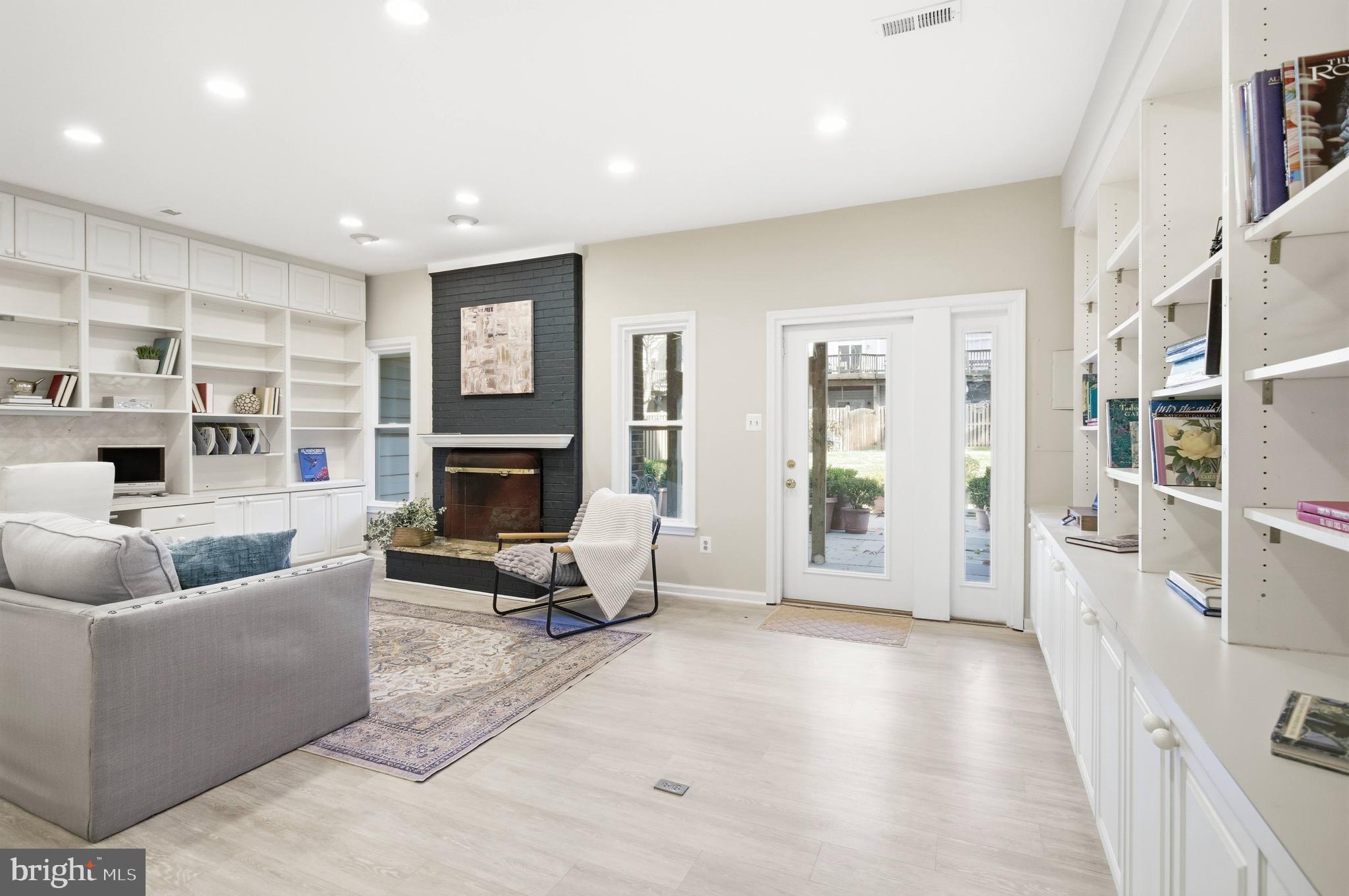 SULLY STATION - Residential