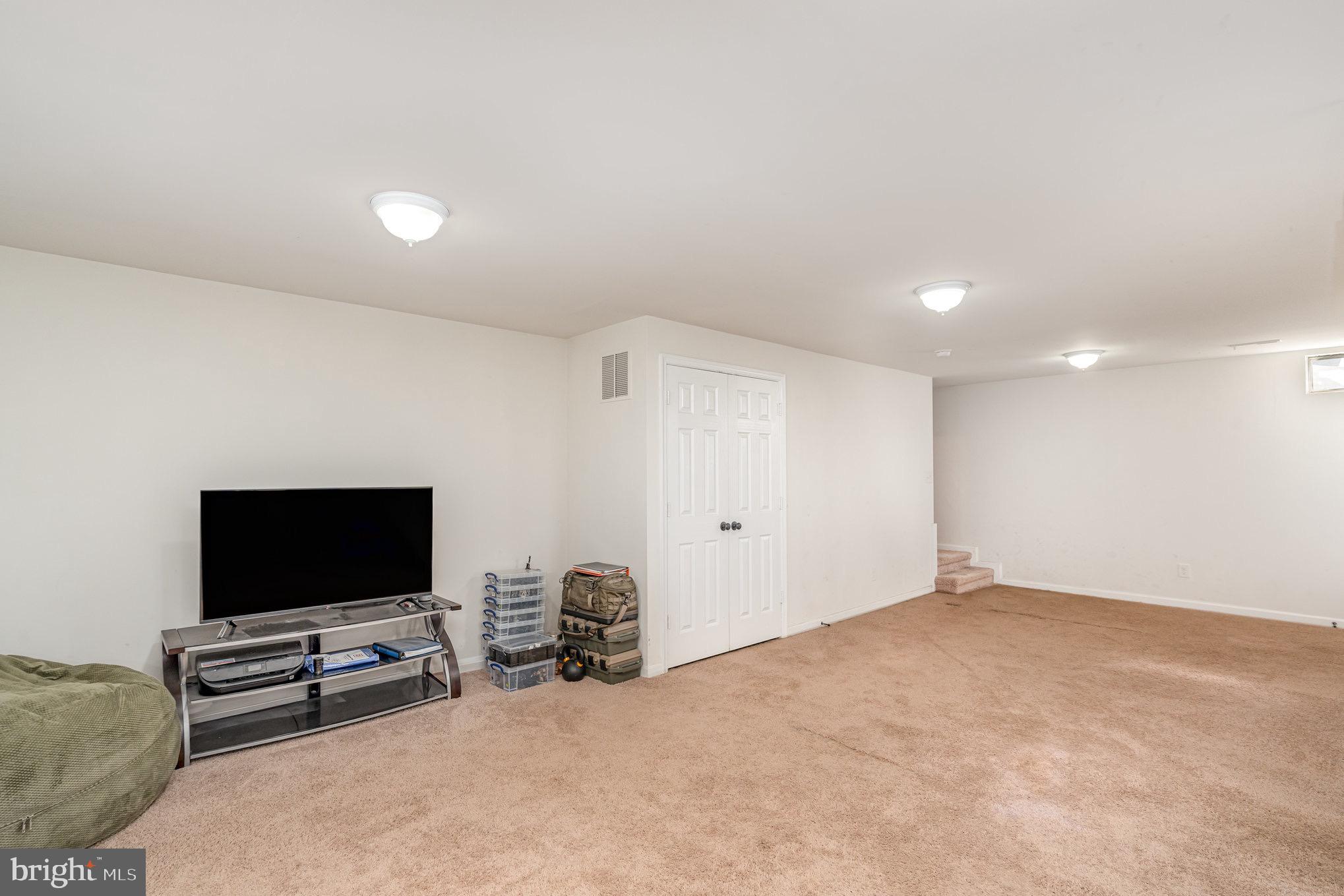 STAFFORD MEADOWS - Residential