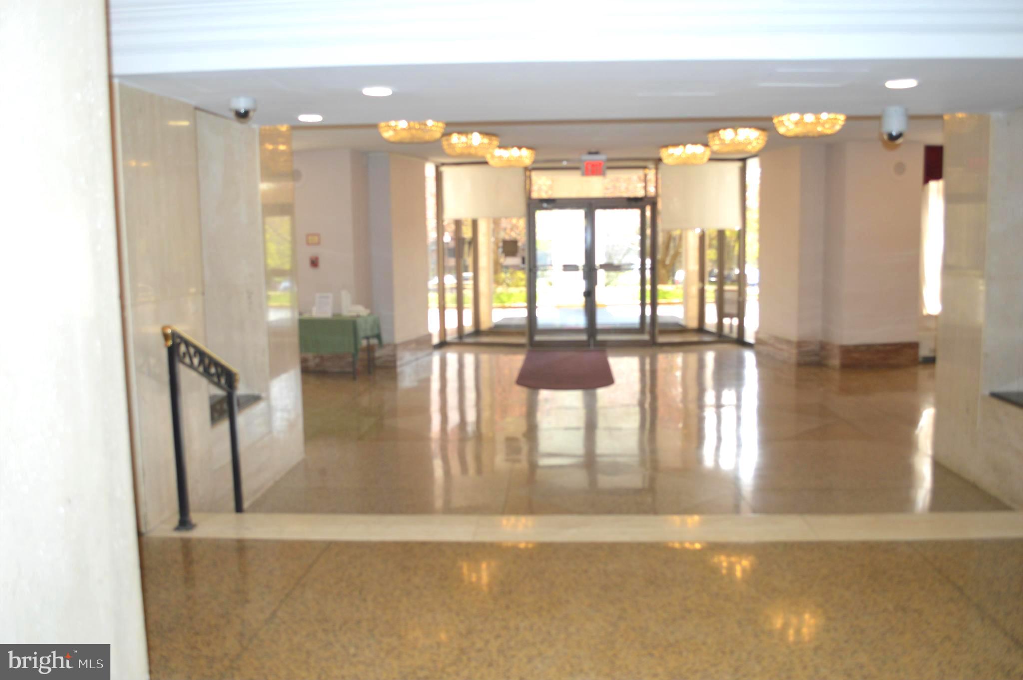 UNIVERSITY TOWERS CODM - Residential Lease