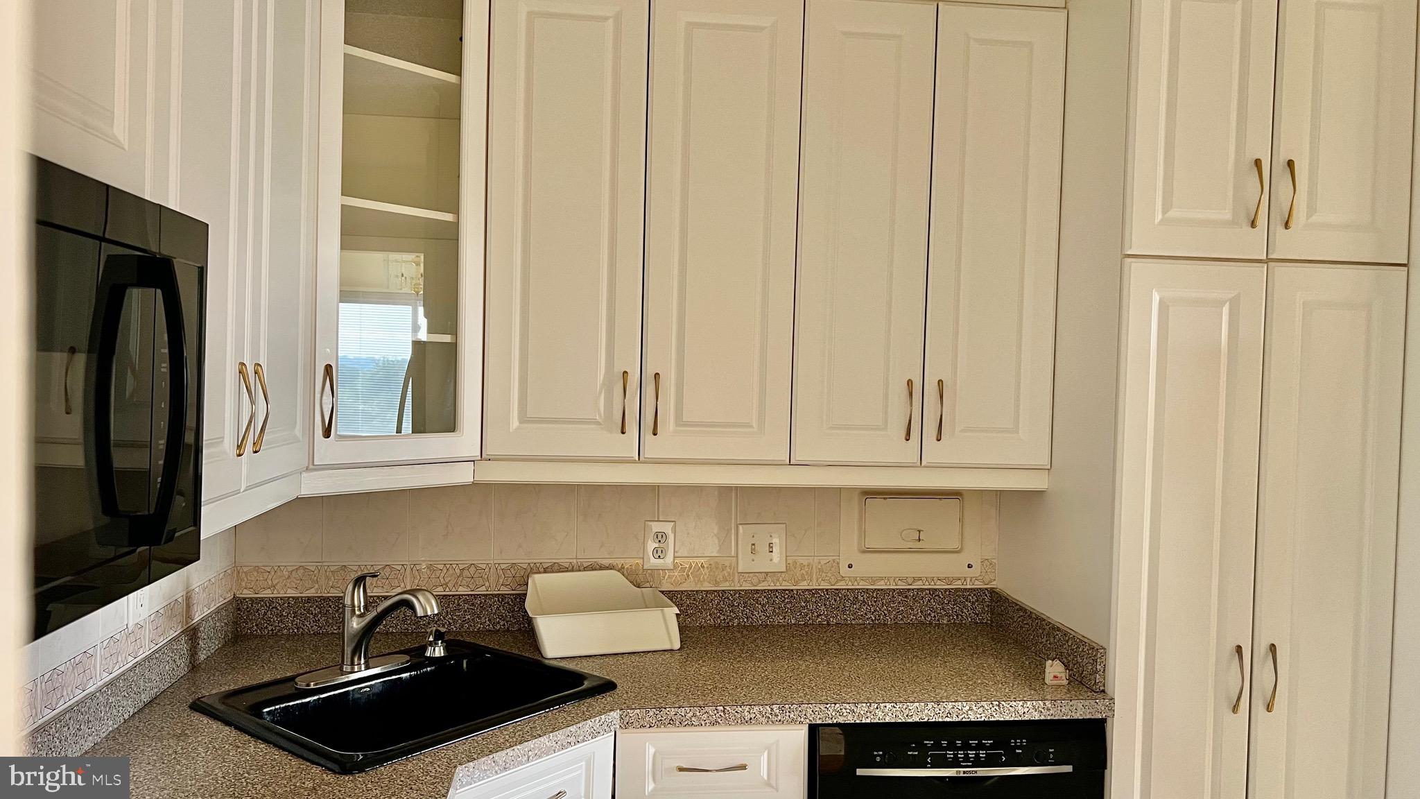 UNIVERSITY TOWERS CODM - Residential Lease