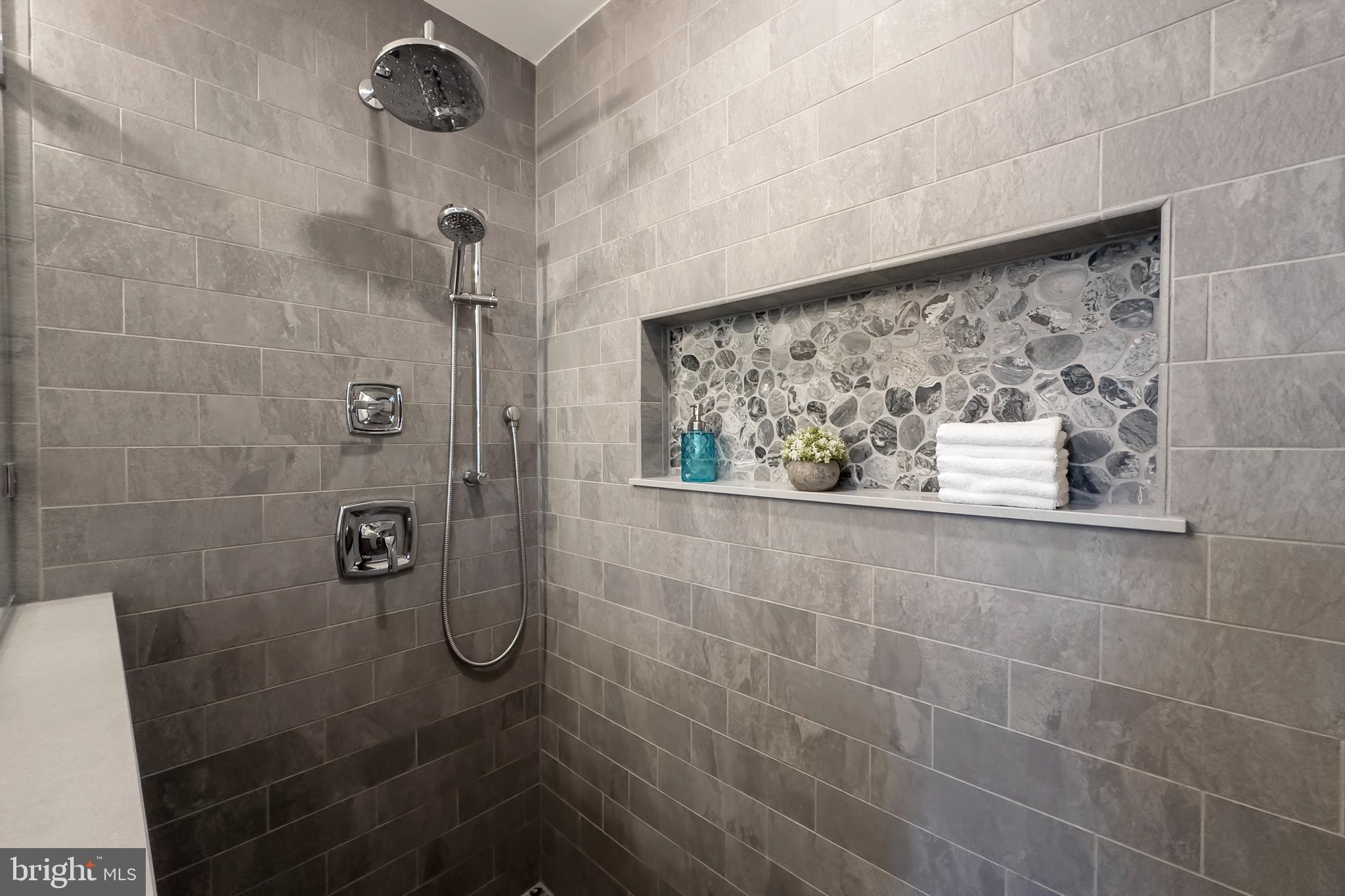 VILLAGE GREENS - Residential