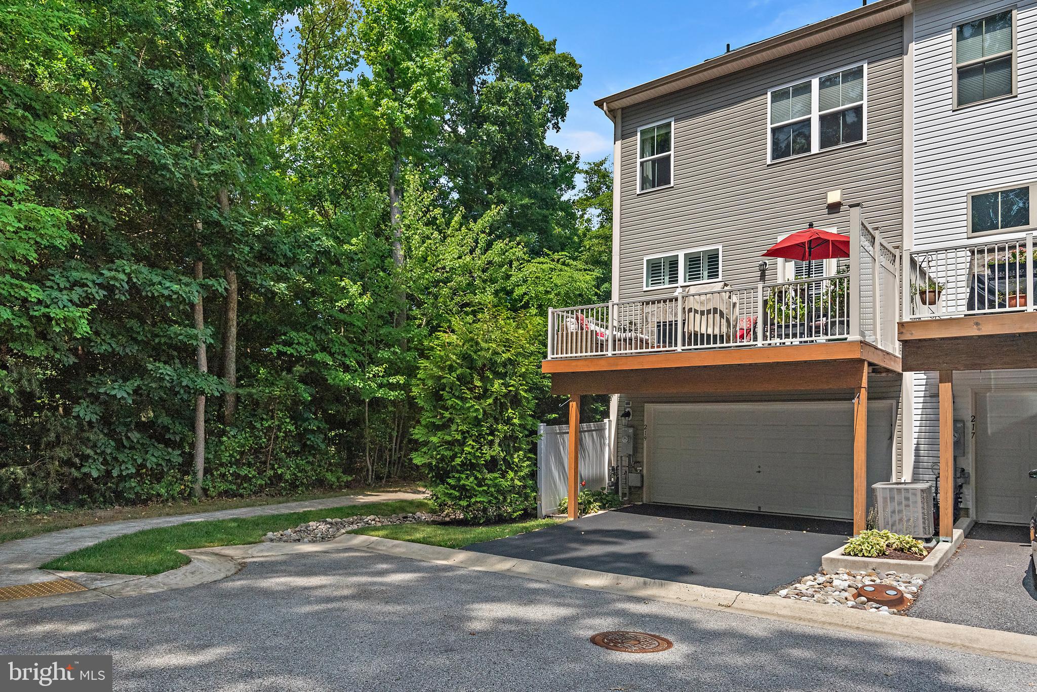 VILLAGE GREENS - Residential