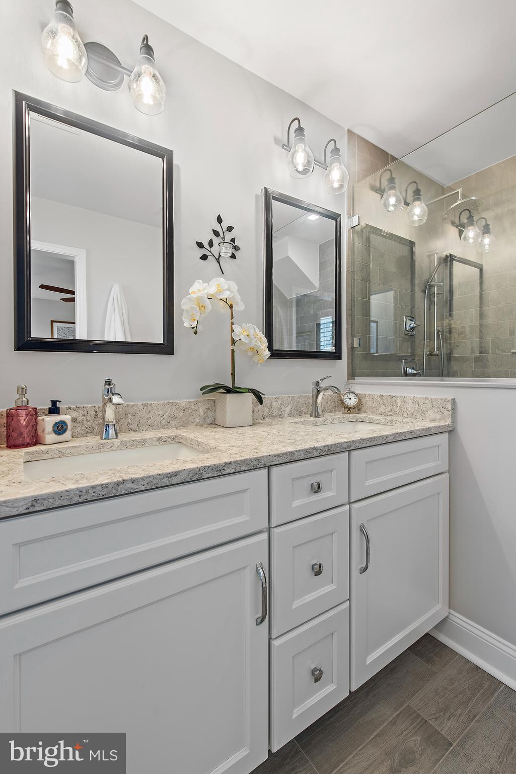 VILLAGE GREENS - Residential