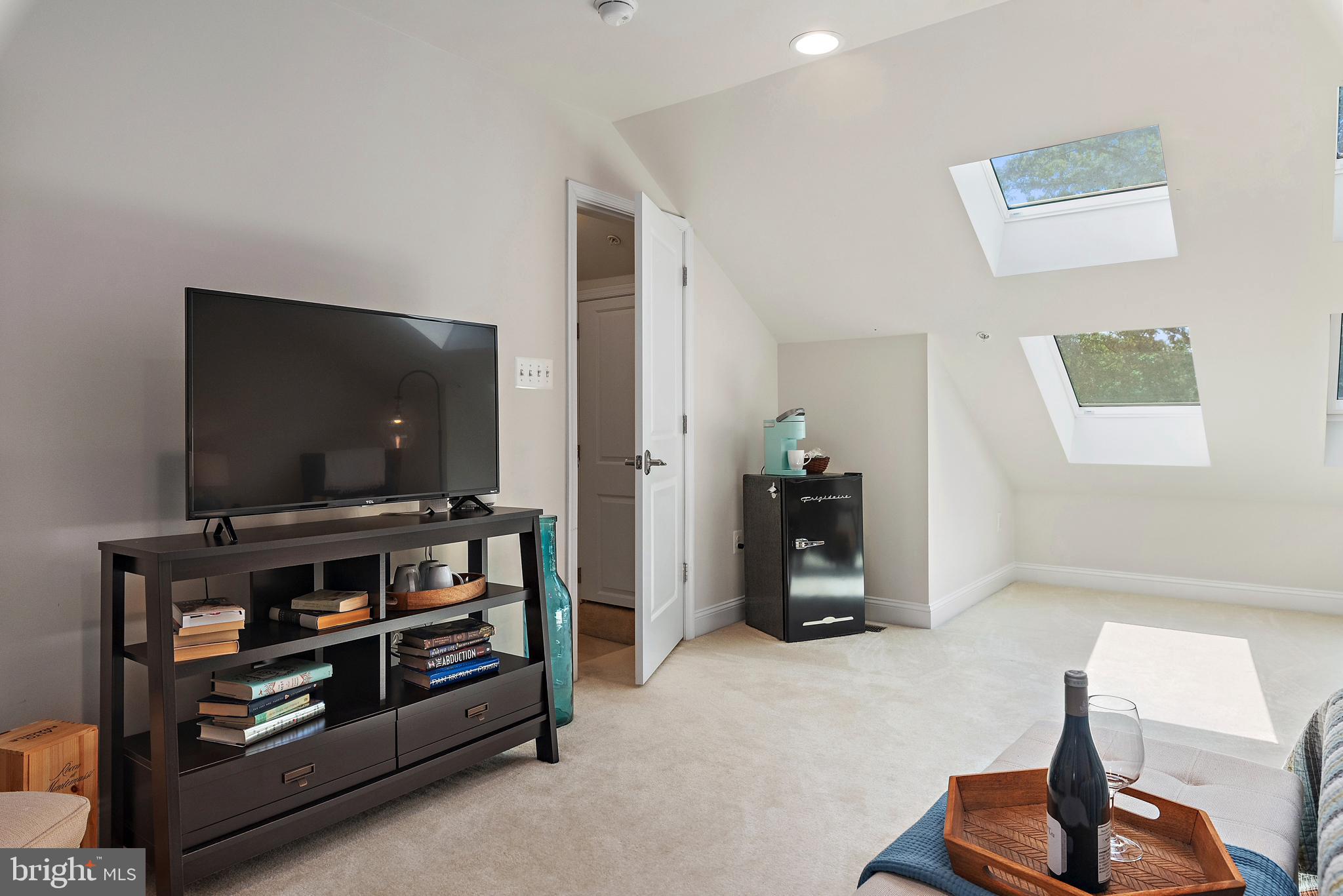 VILLAGE GREENS - Residential