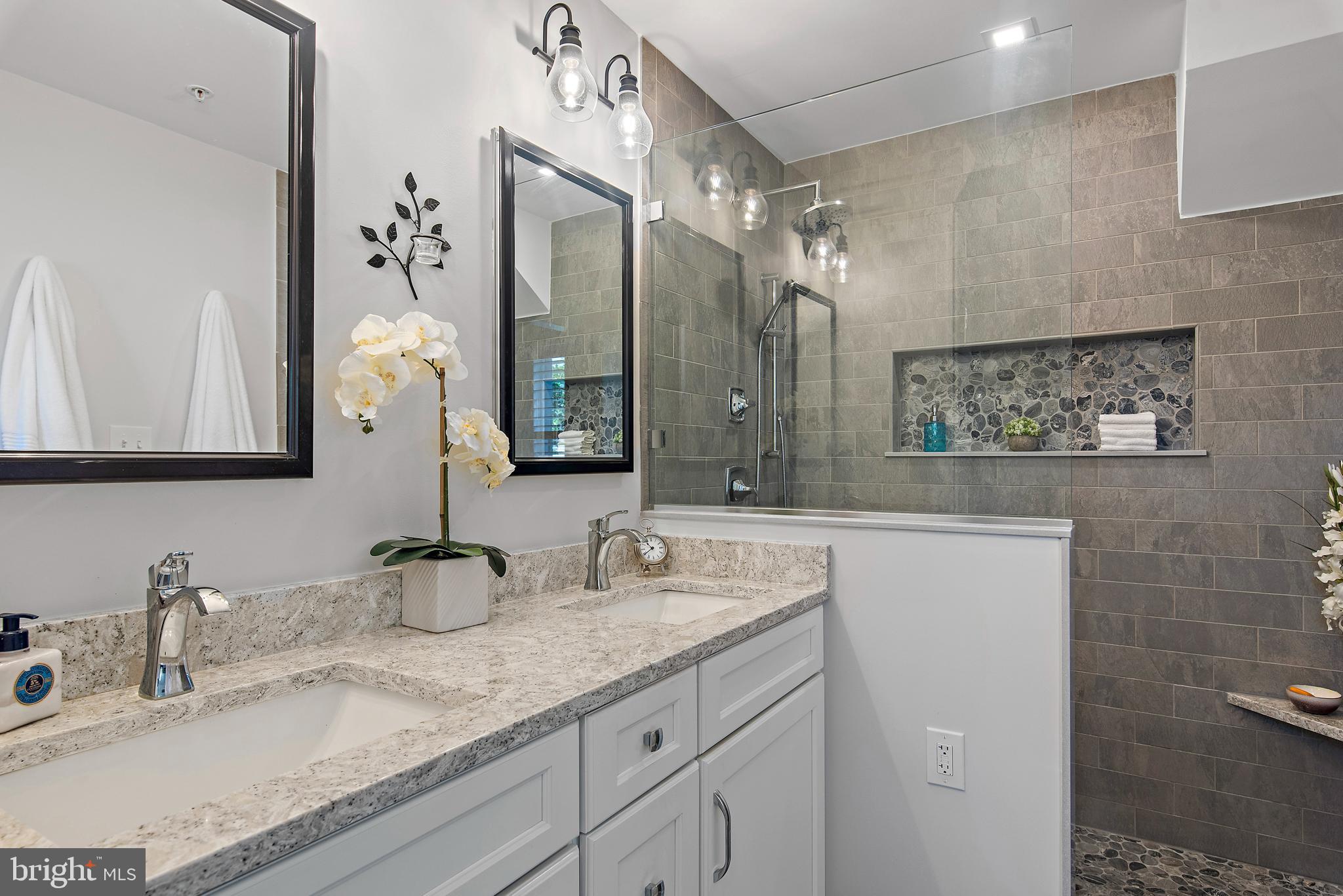 VILLAGE GREENS - Residential