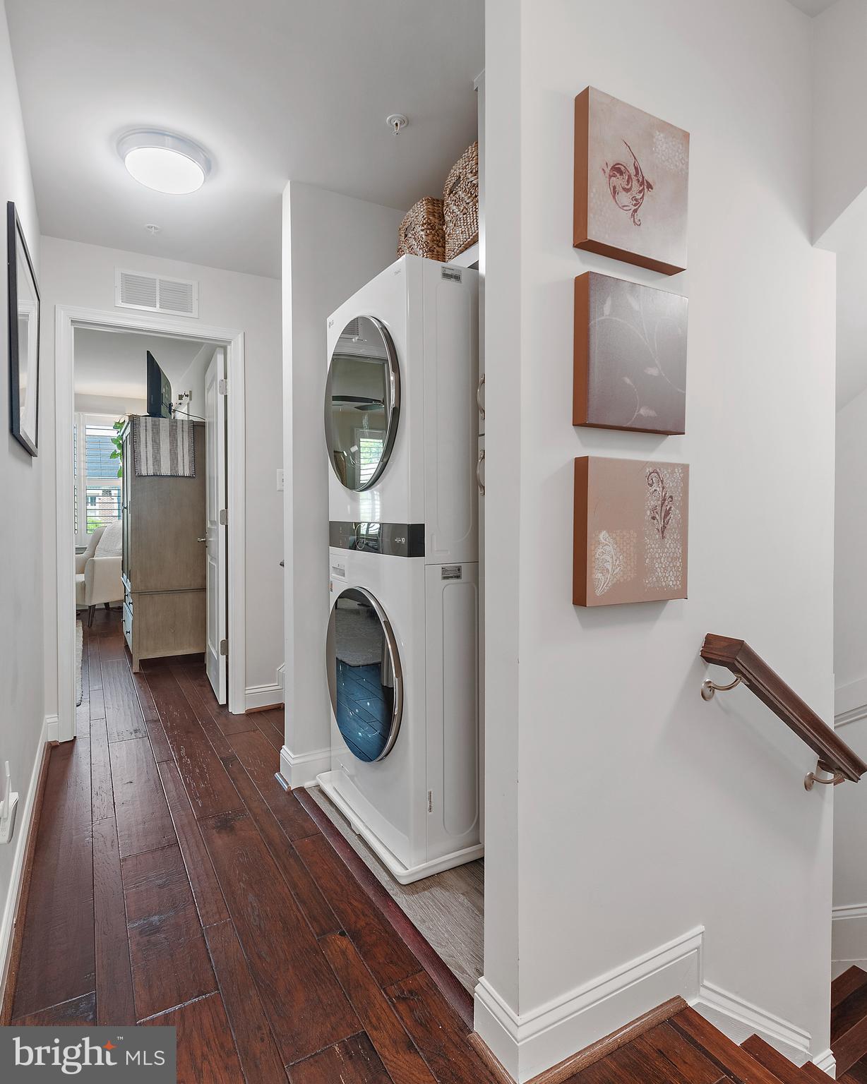 VILLAGE GREENS - Residential