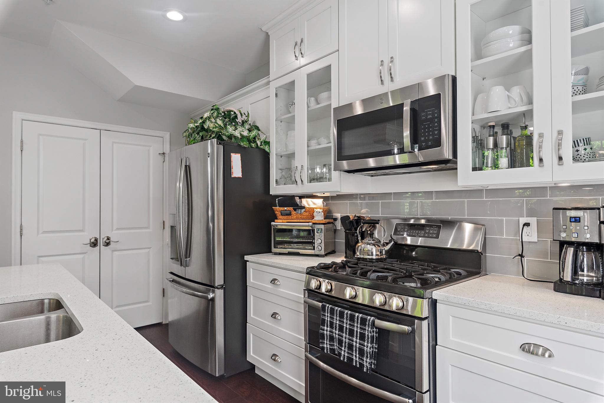 VILLAGE GREENS - Residential