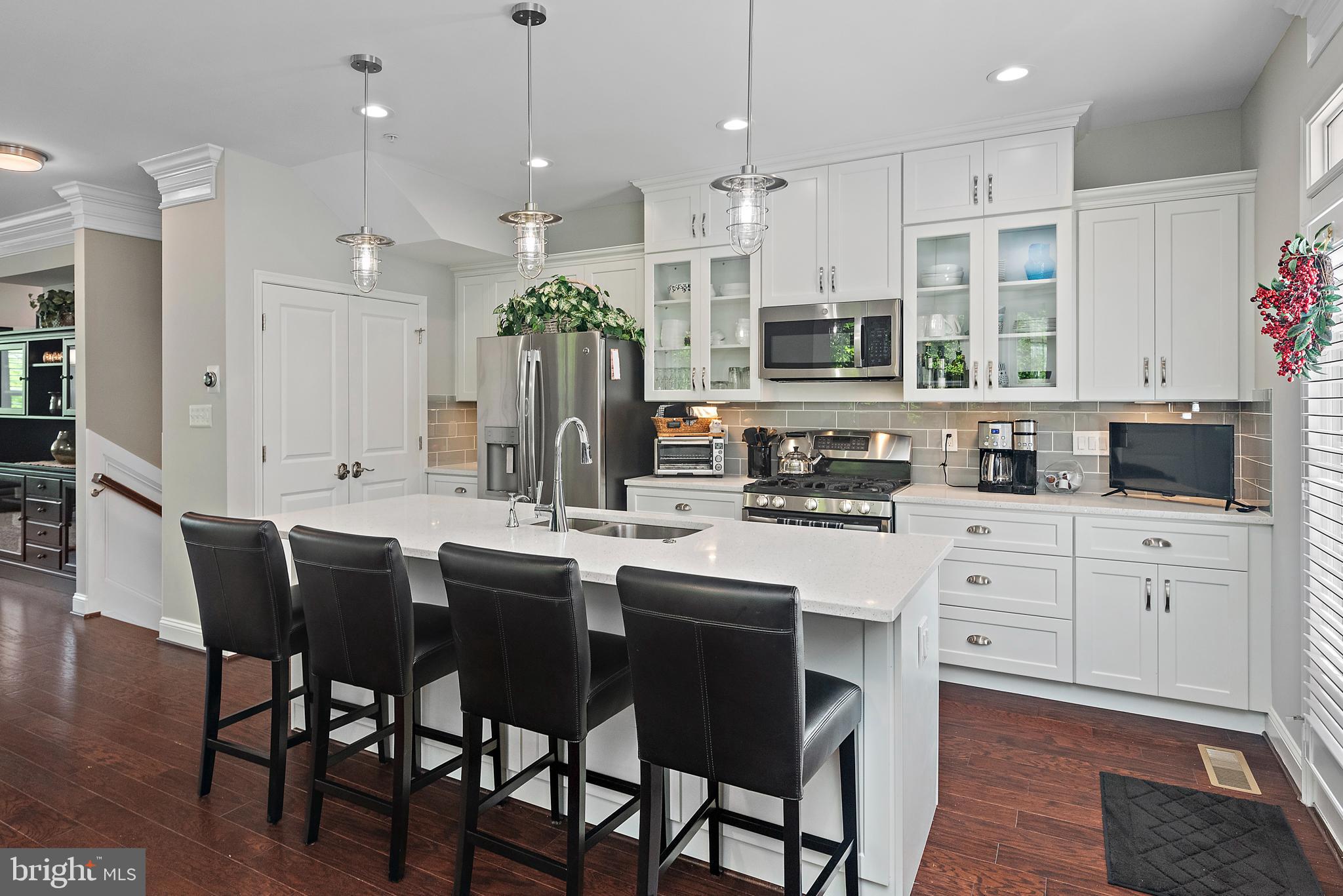 VILLAGE GREENS - Residential