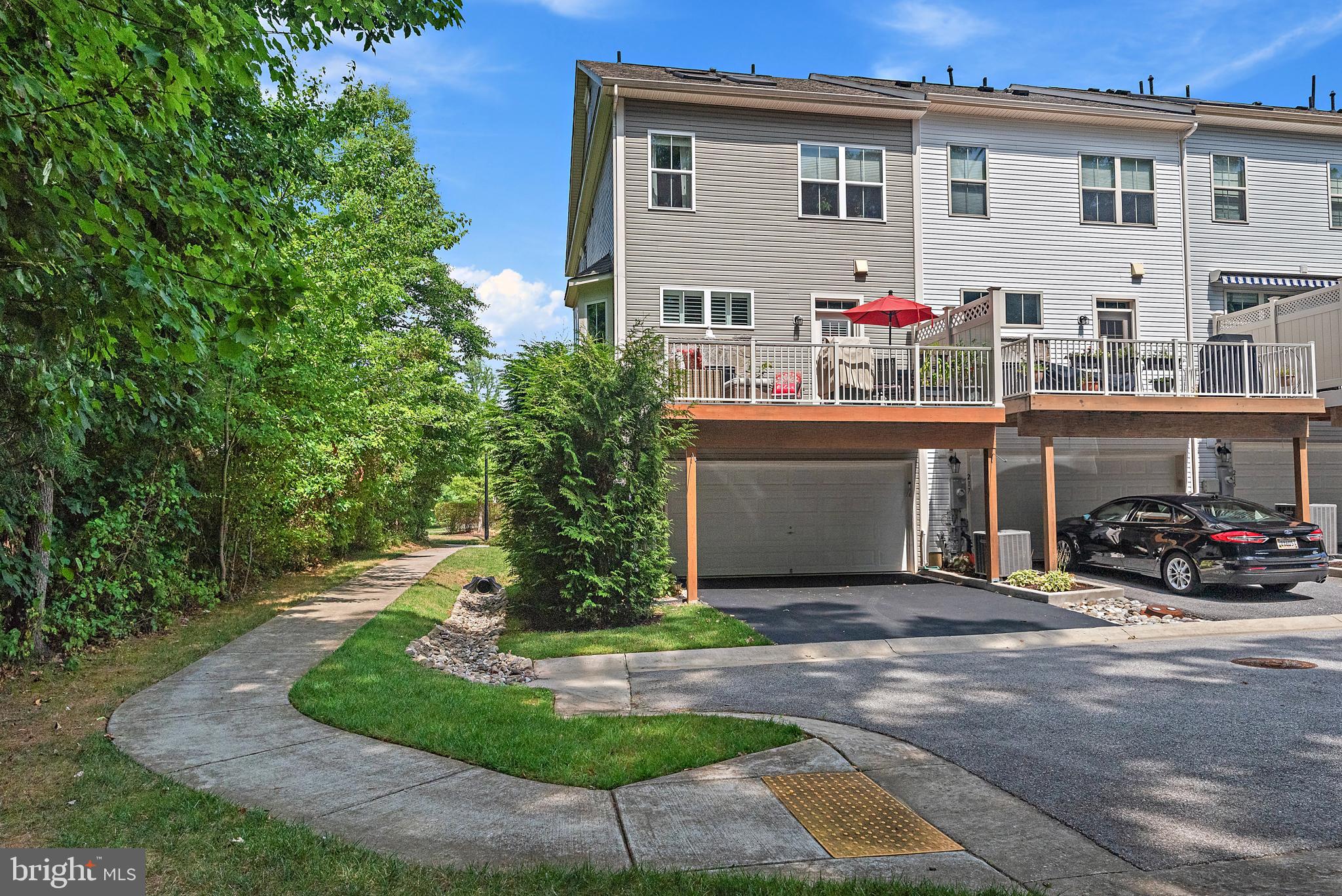 VILLAGE GREENS - Residential