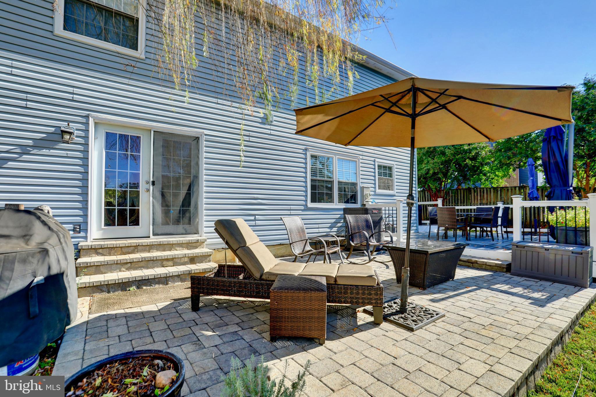 FOUR SEASONS - Residential