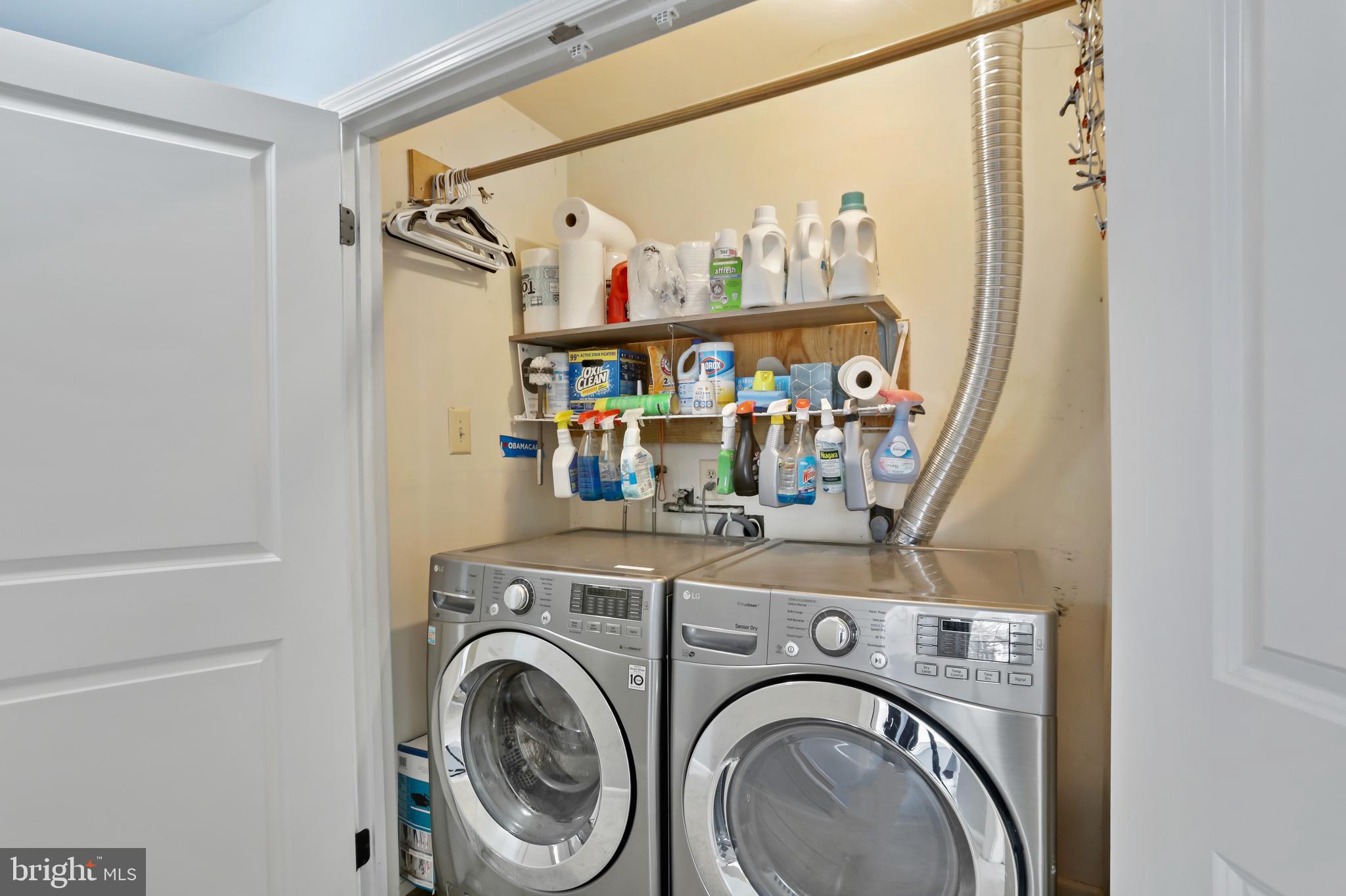 FOUR SEASONS - Residential