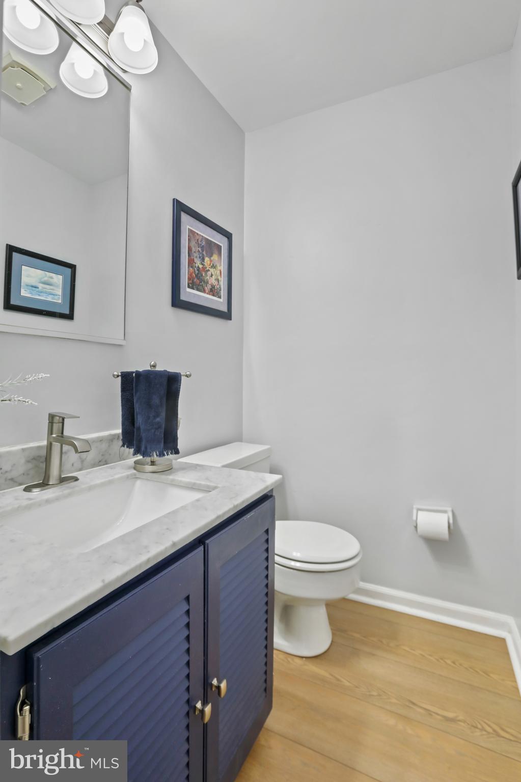 FOUR SEASONS - Residential