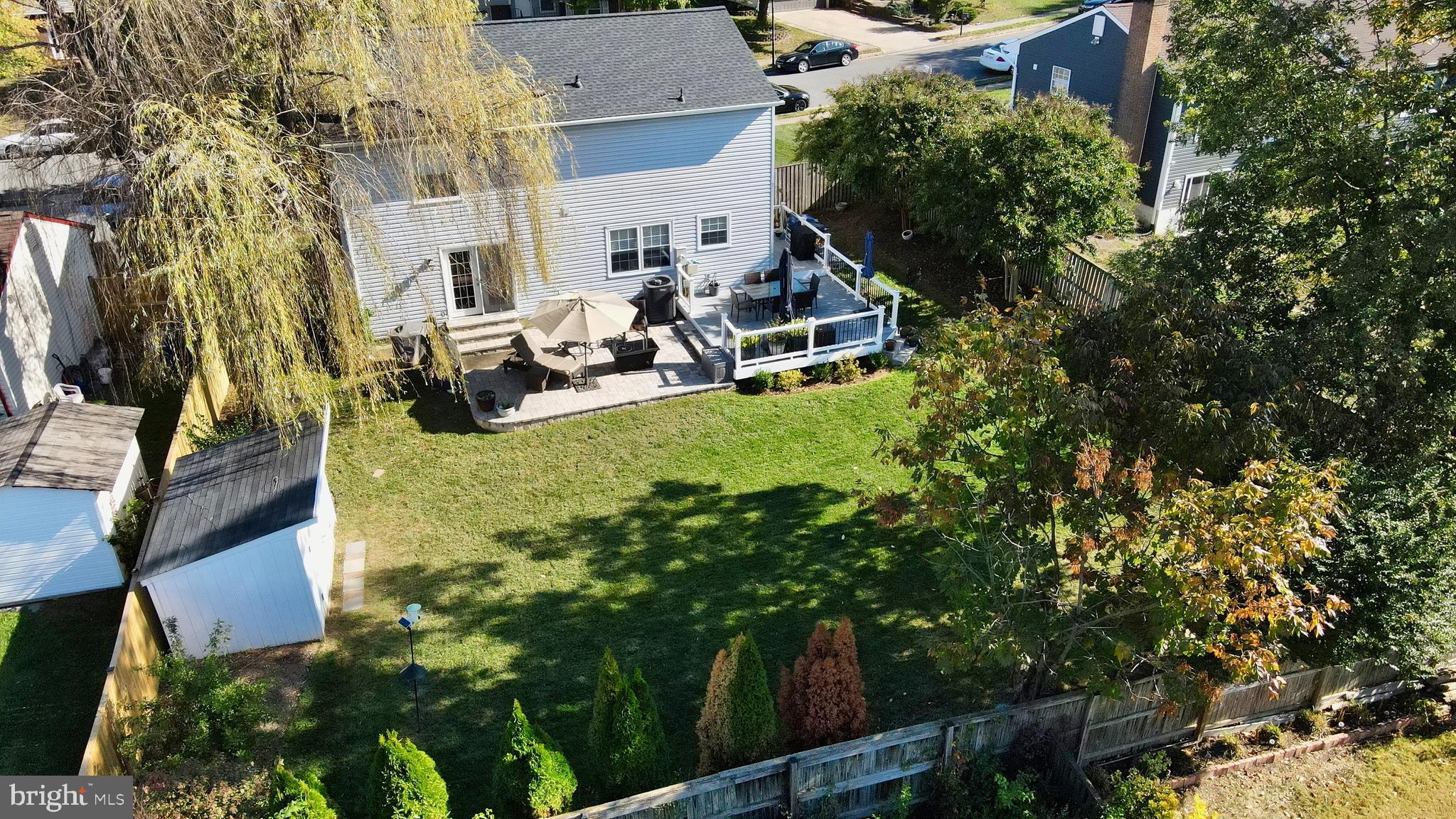 FOUR SEASONS - Residential