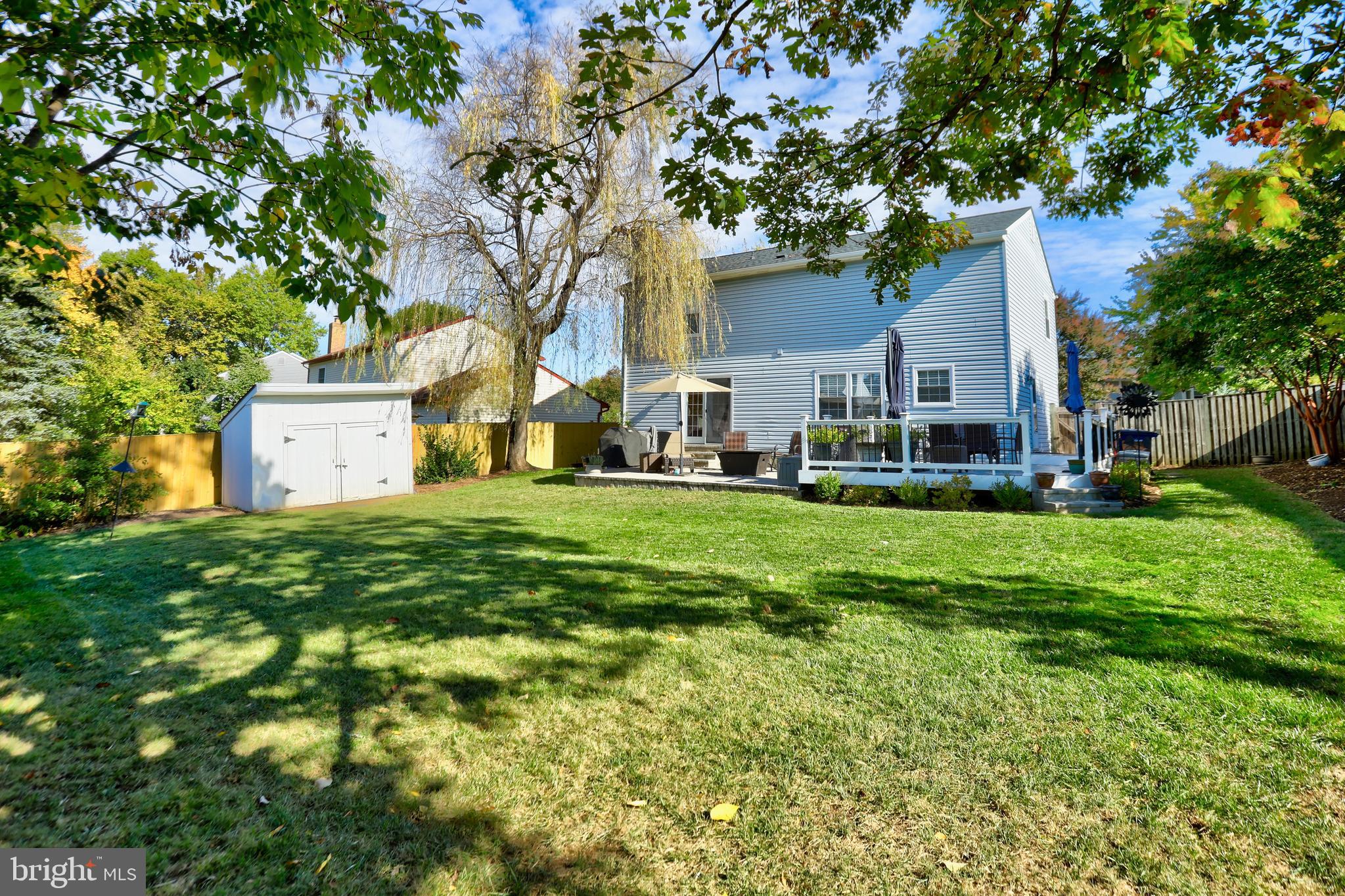 FOUR SEASONS - Residential