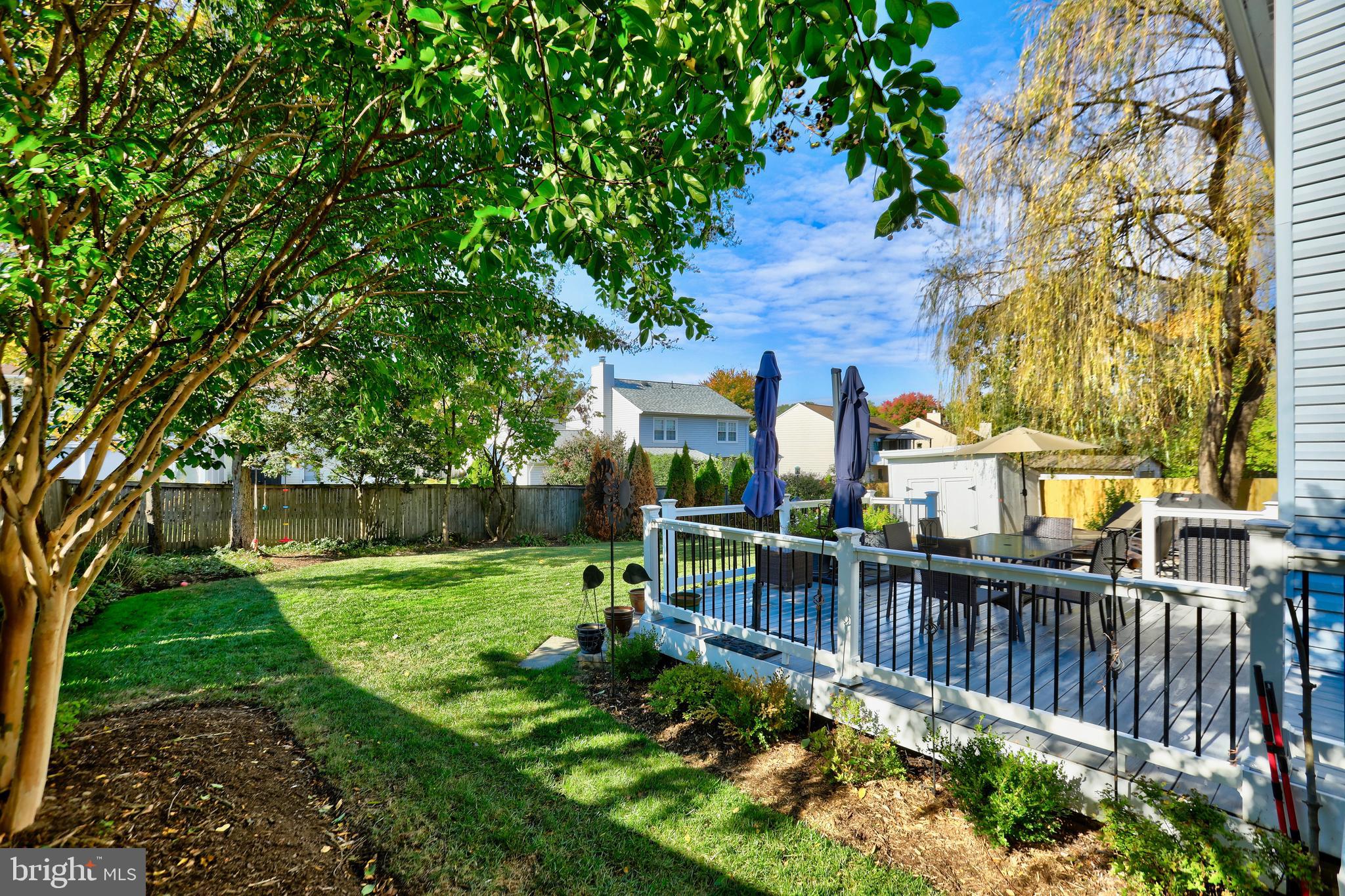 FOUR SEASONS - Residential