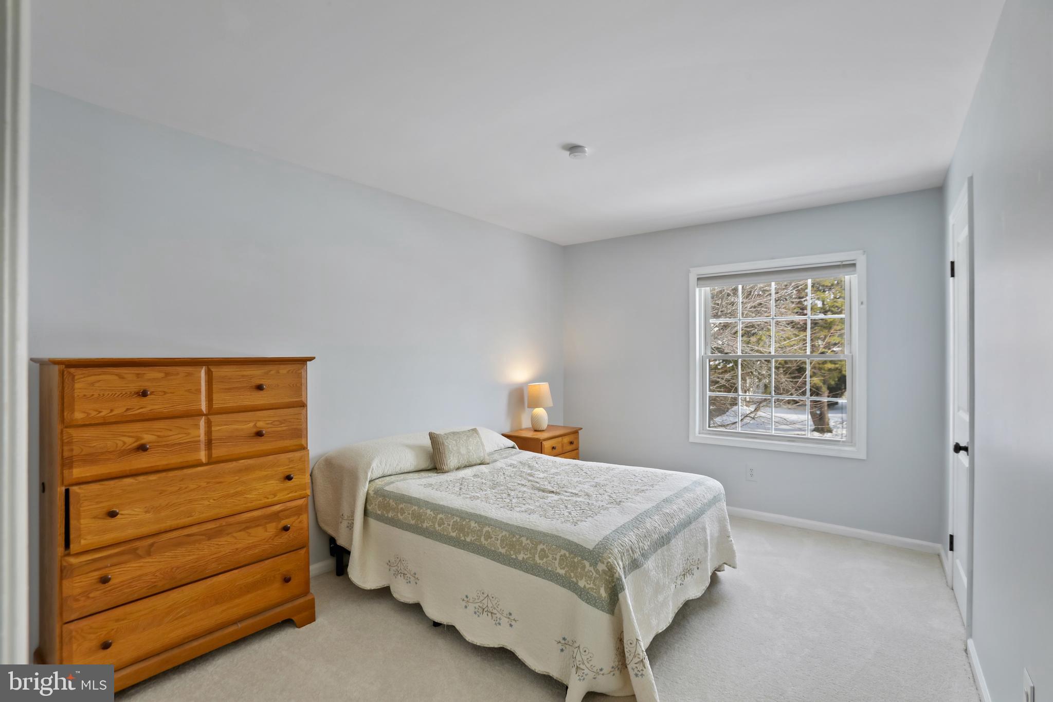 FOUR SEASONS - Residential