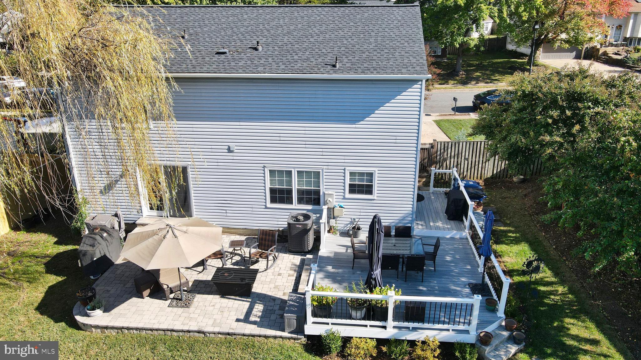 FOUR SEASONS - Residential