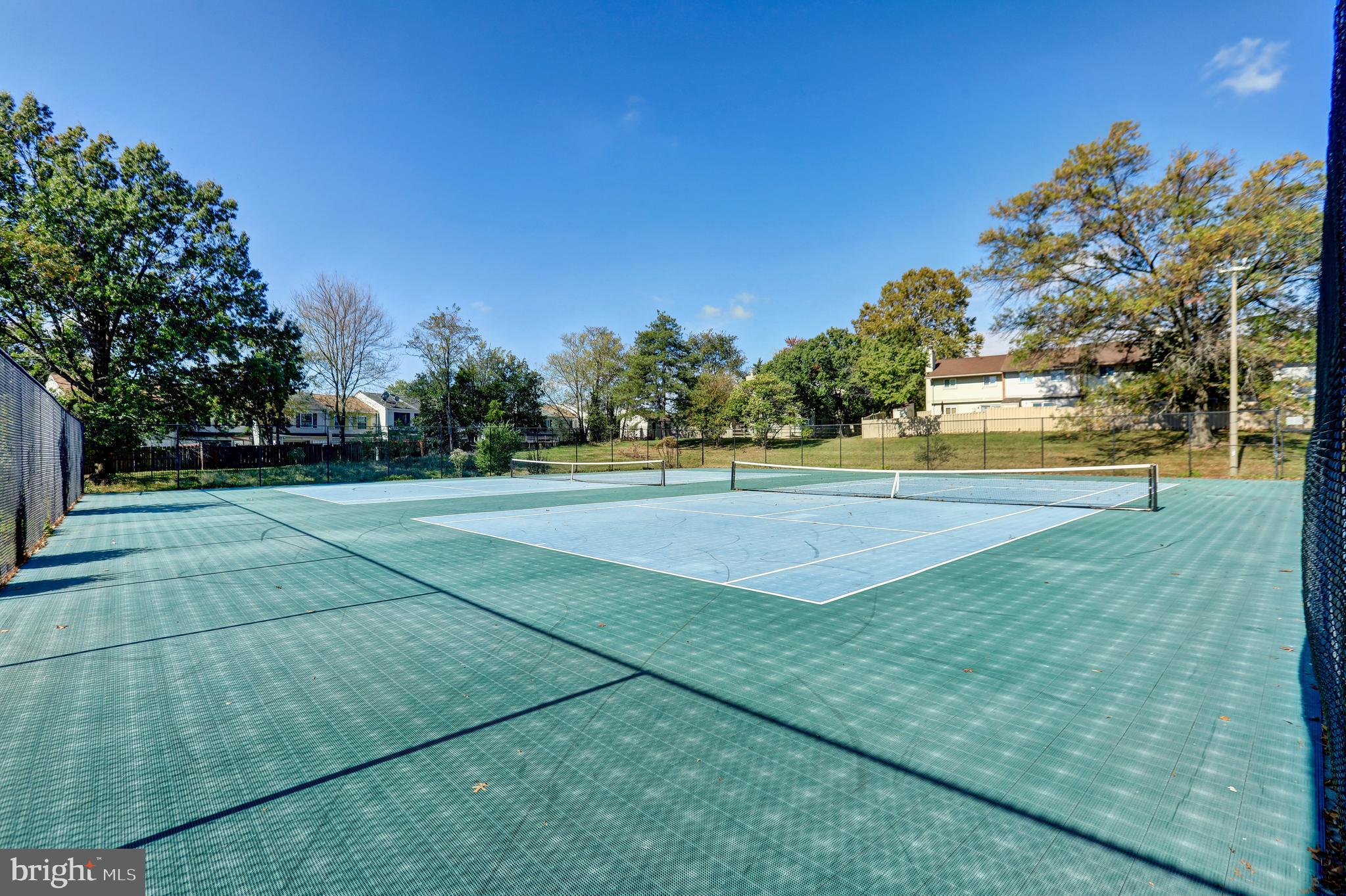 FOUR SEASONS - Residential