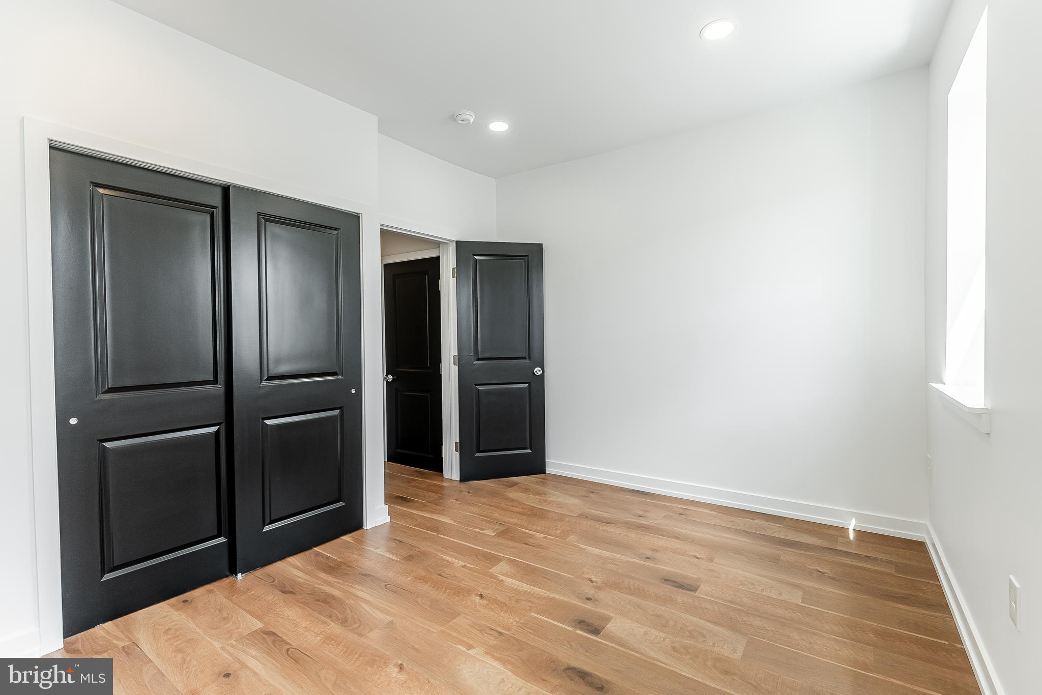 LOWER MOYAMENSING - Residential