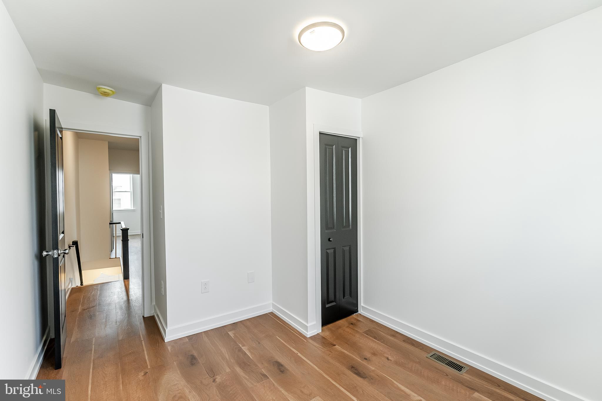 LOWER MOYAMENSING - Residential