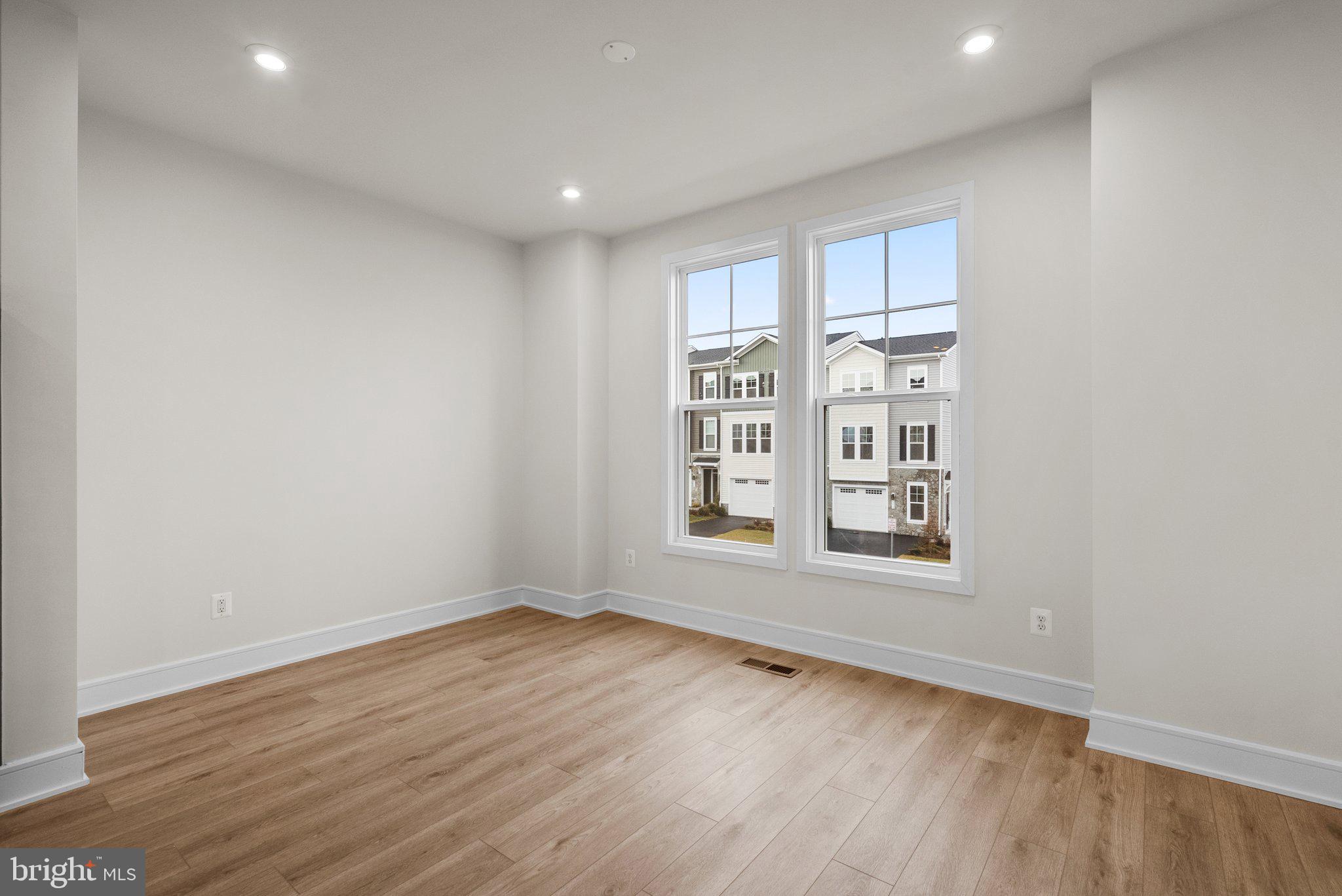 LAKE FREDERICK - Residential