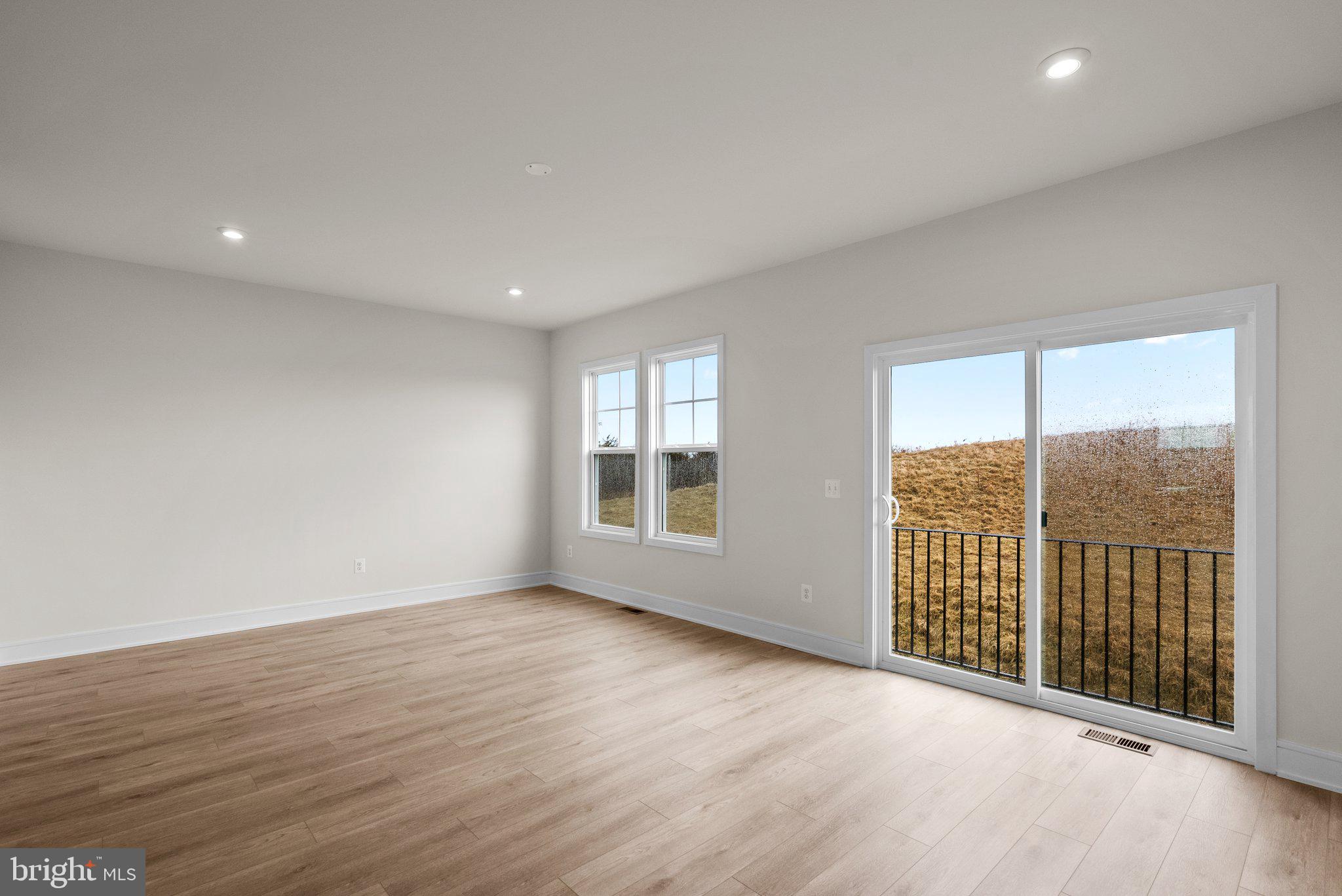 LAKE FREDERICK - Residential