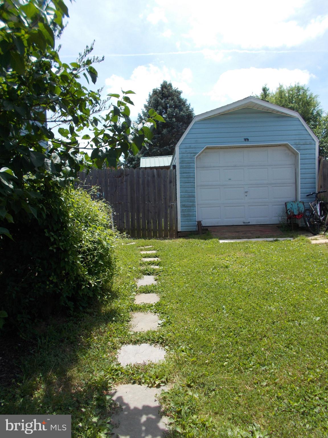 WHISPERING VALLEY - Residential