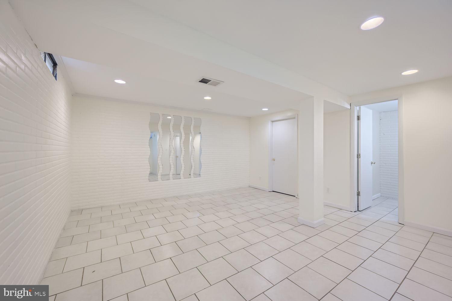 BROOKSHIRE - Residential Lease